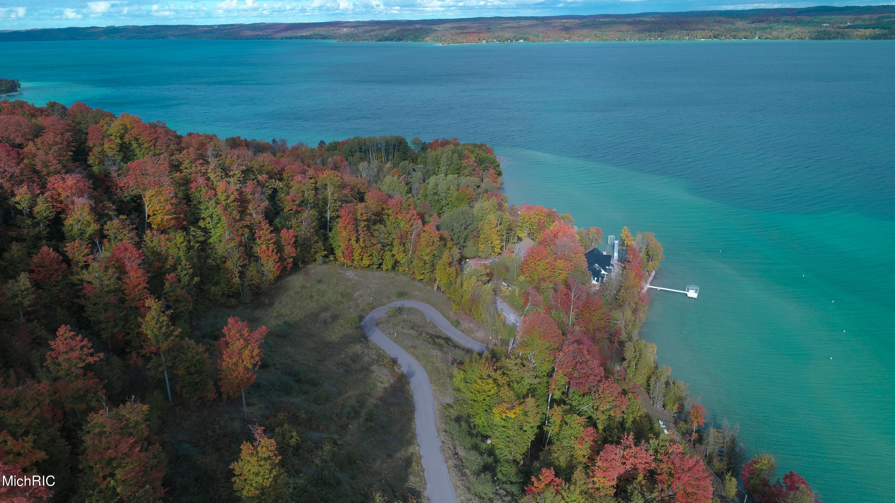 Torch Lake, Pristine nature, Lakeside living, Serene atmosphere, 3000x1690 HD Desktop