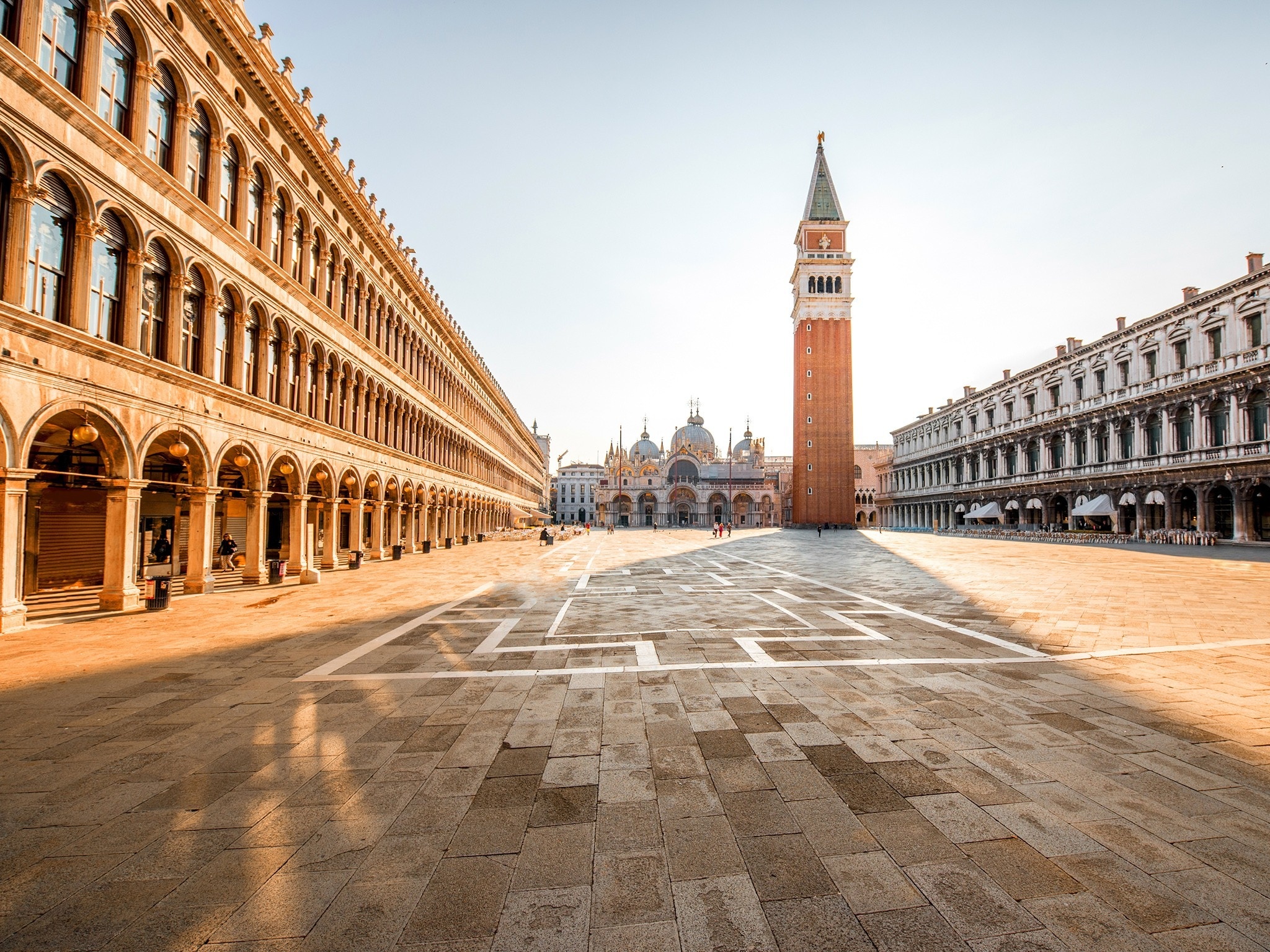 Empty tourist destinations, Webcams, 2050x1540 HD Desktop