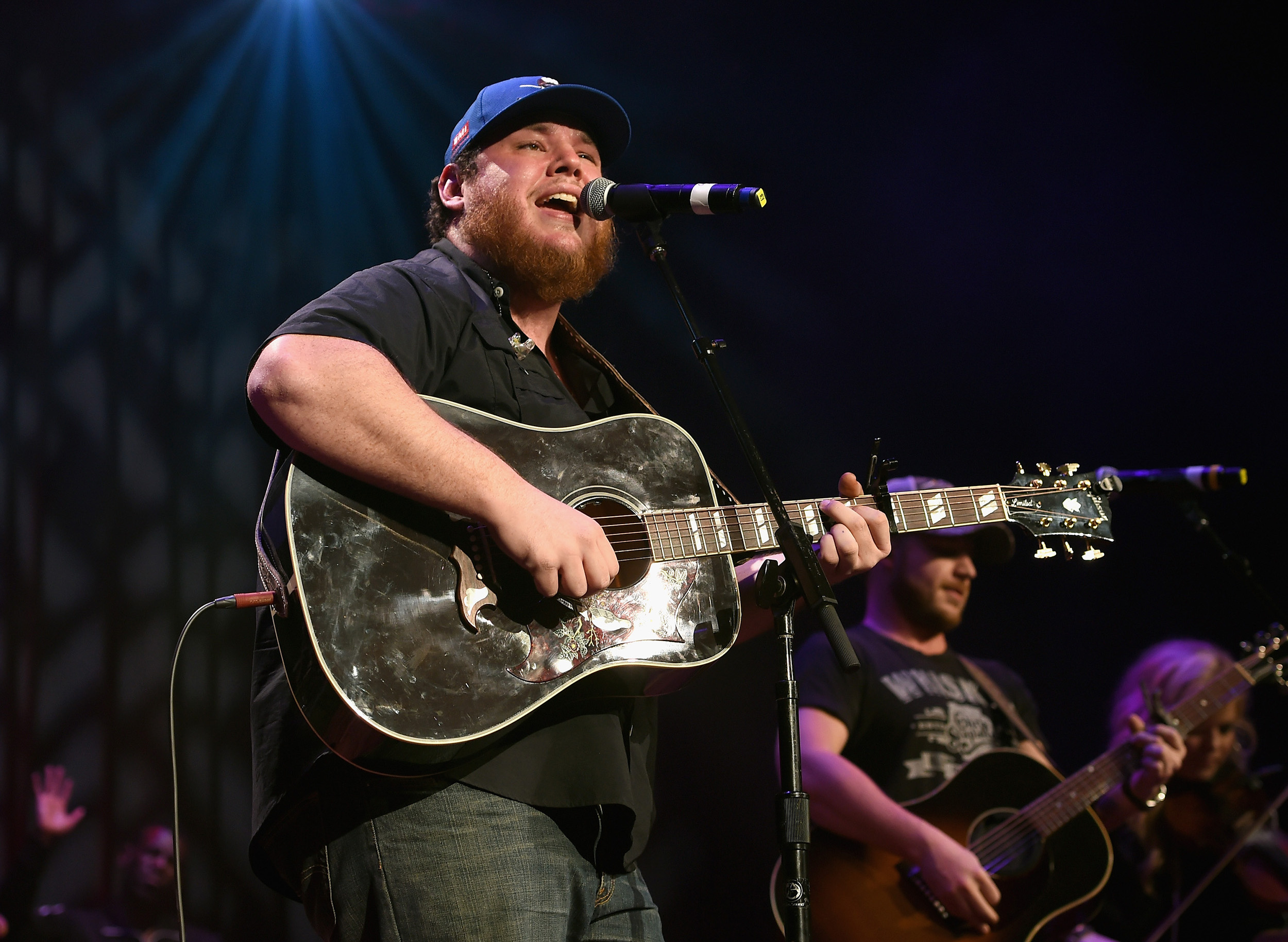 Luke Combs, Weight struggles, Personal journey, Son's future, 2500x1830 HD Desktop