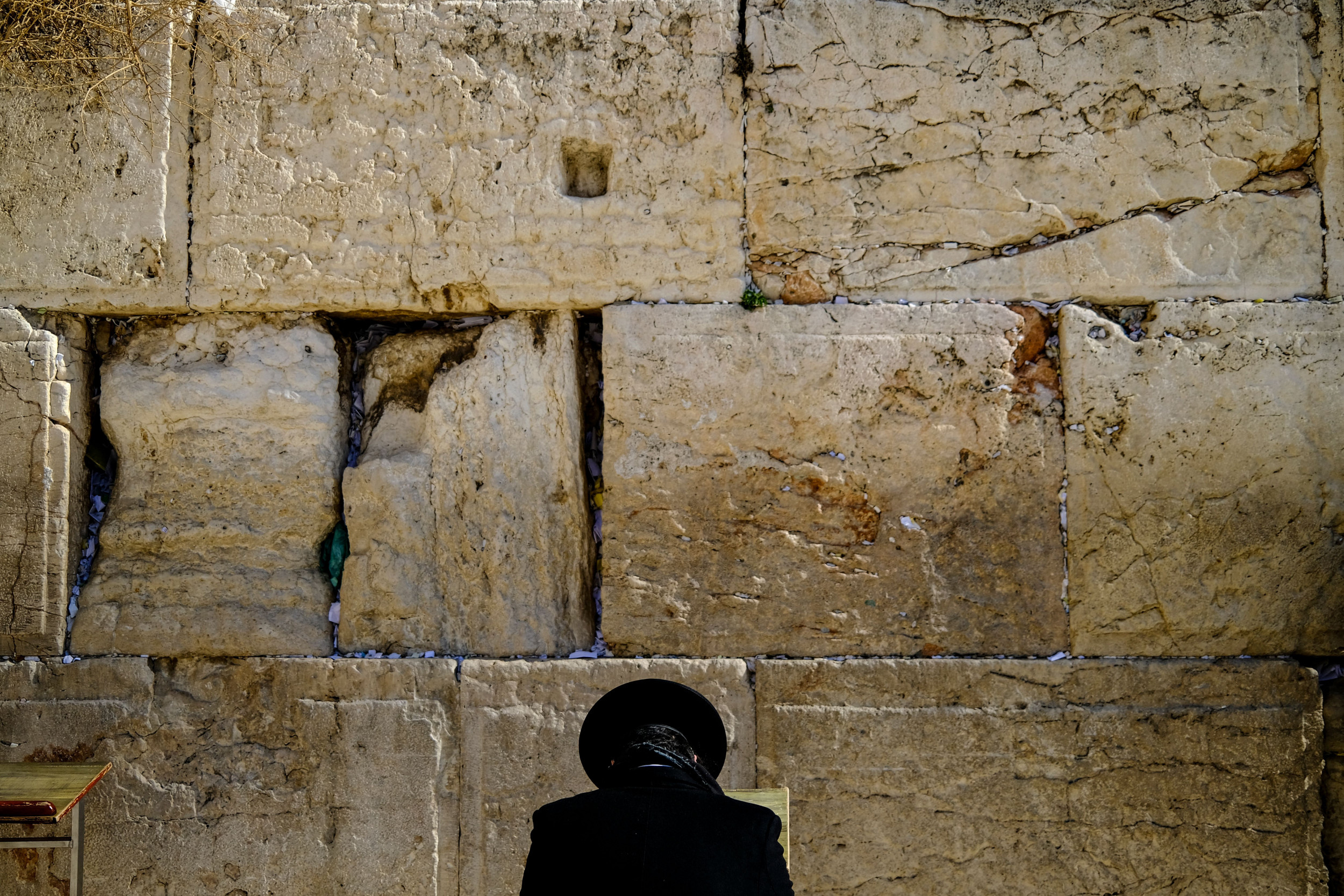 Western Wall, Ukrainian flag, Viral photo, Group, 2500x1670 HD Desktop