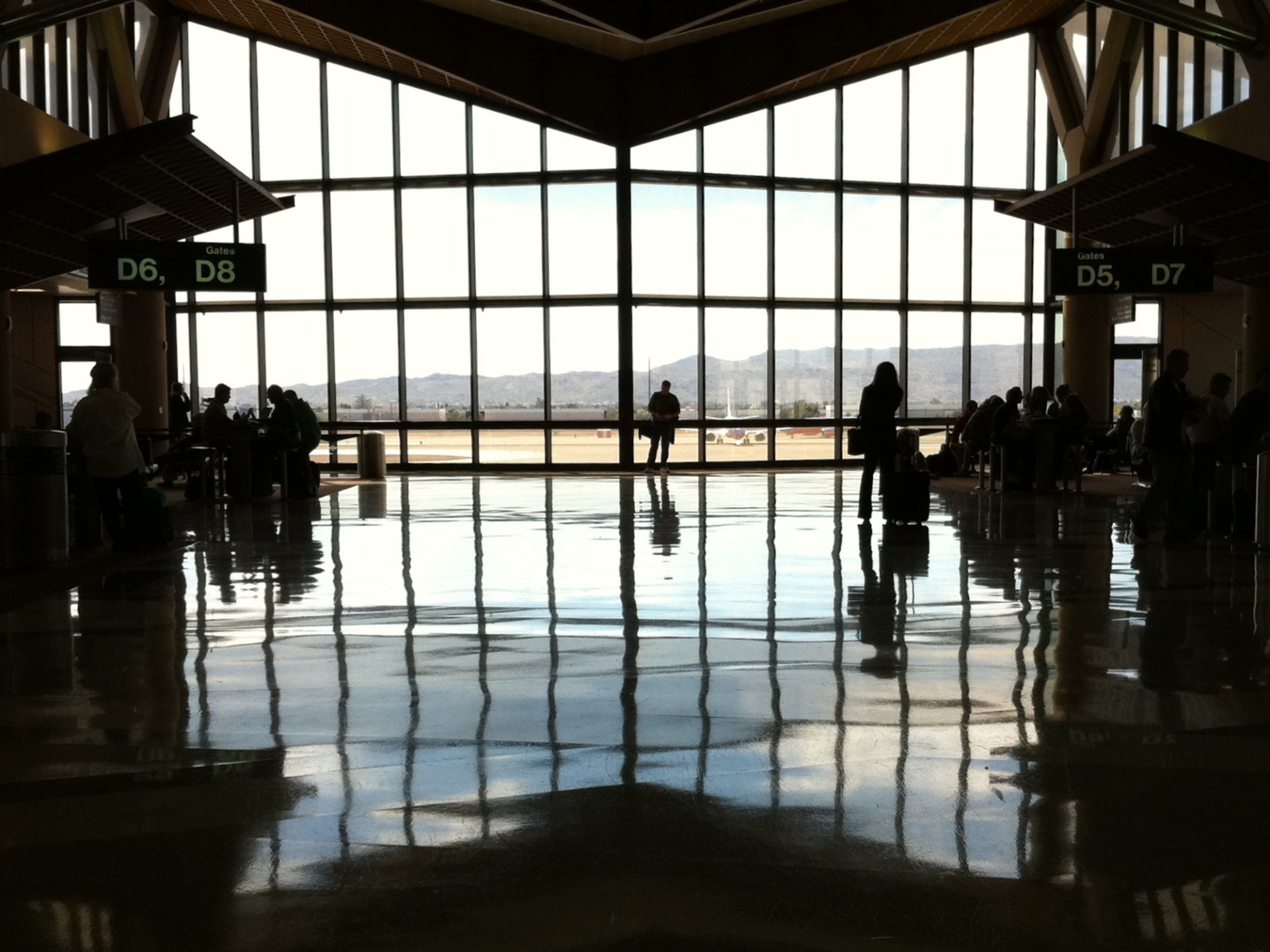 Sky Harbor International Airport, Art project, Terminal 4 bridge, Arizona media, 1920x1440 HD Desktop