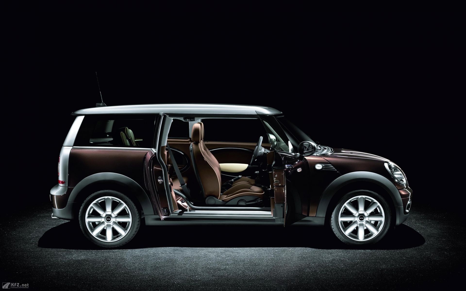 MINI Clubman, Compact and trendy, Urban chic, Modern design, 1920x1200 HD Desktop