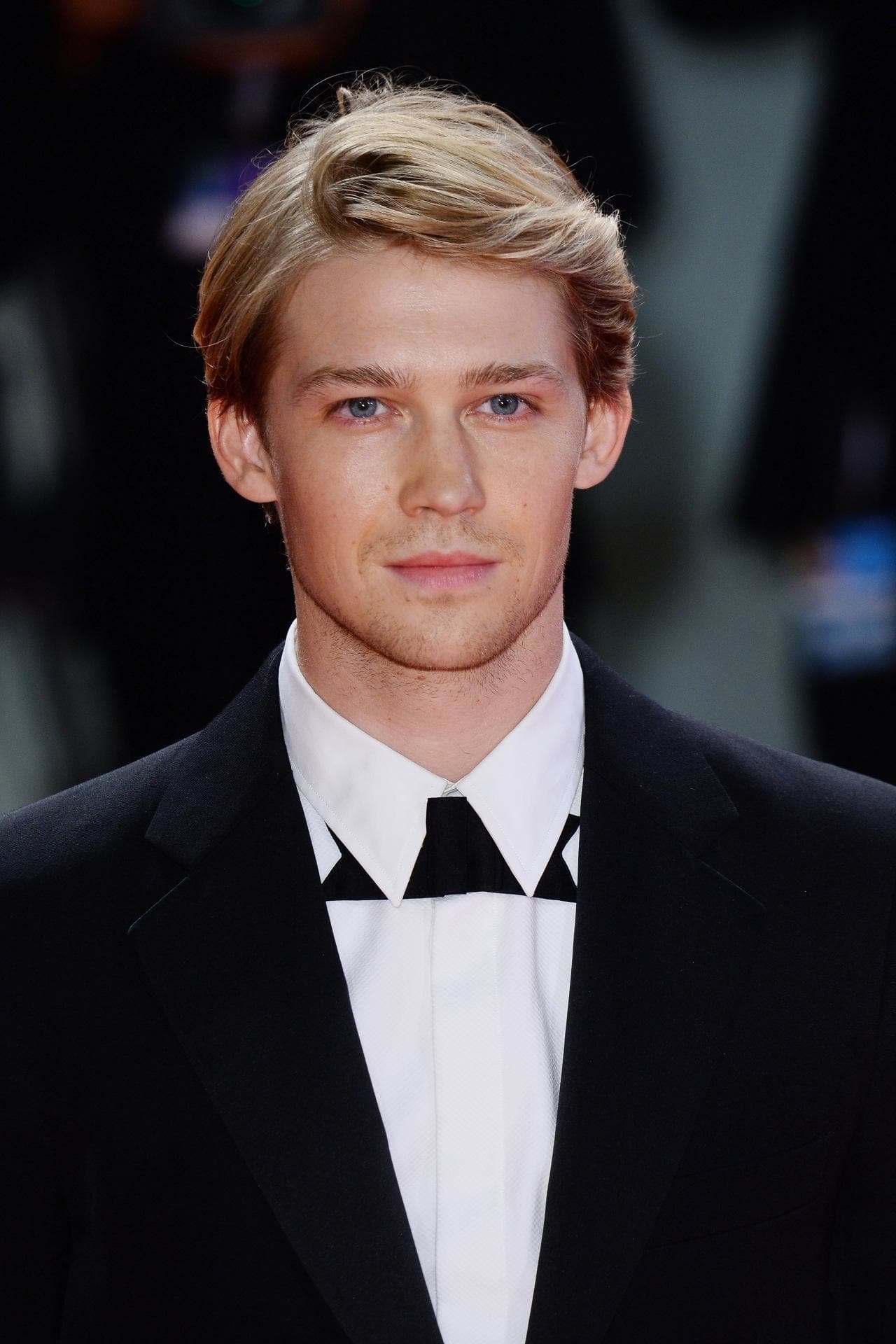 Joe Alwyn, Biography, Height, Life story, 1280x1920 HD Phone