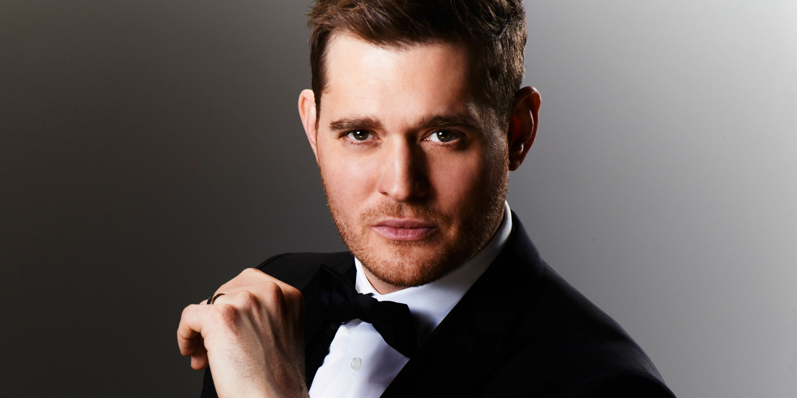 Michael Buble, Goes back, Box, Music, 2560x1280 Dual Screen Desktop