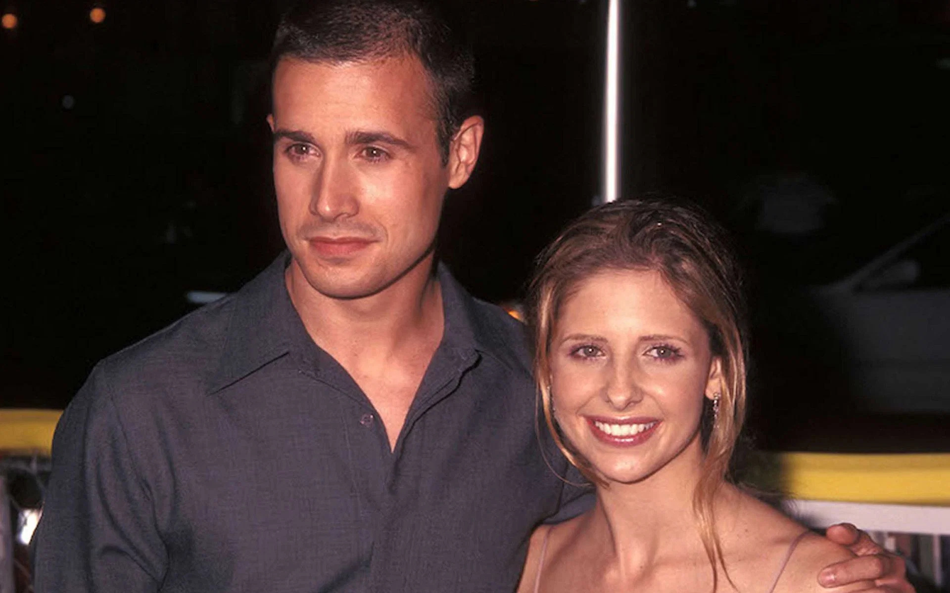 Freddie Prinze Jr., Sarah Michelle Gellar, Hawaiian Vacation, Family Time, 1920x1200 HD Desktop