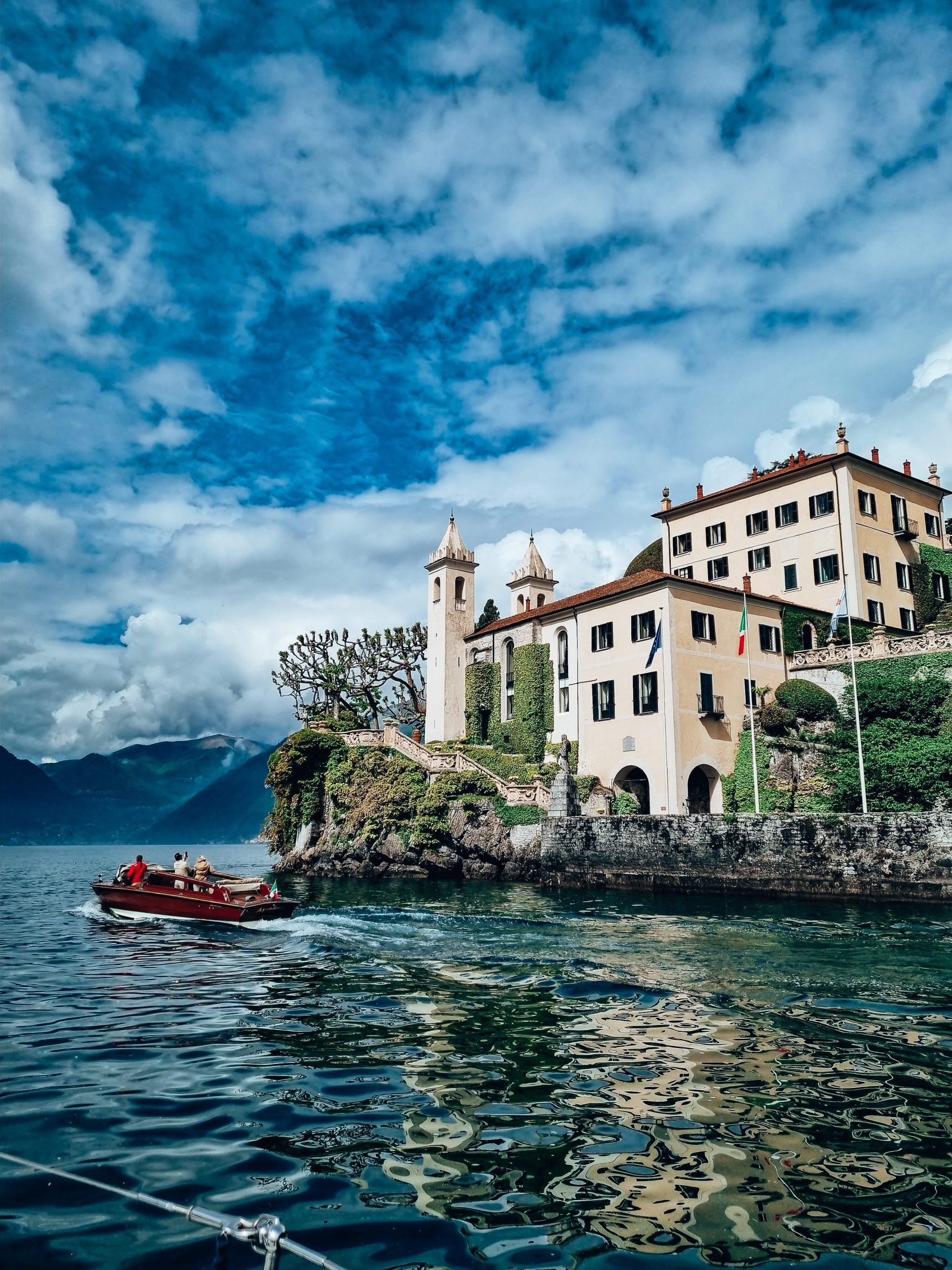 Lake Como Italy, Wander lust, 1920x2560 HD Phone