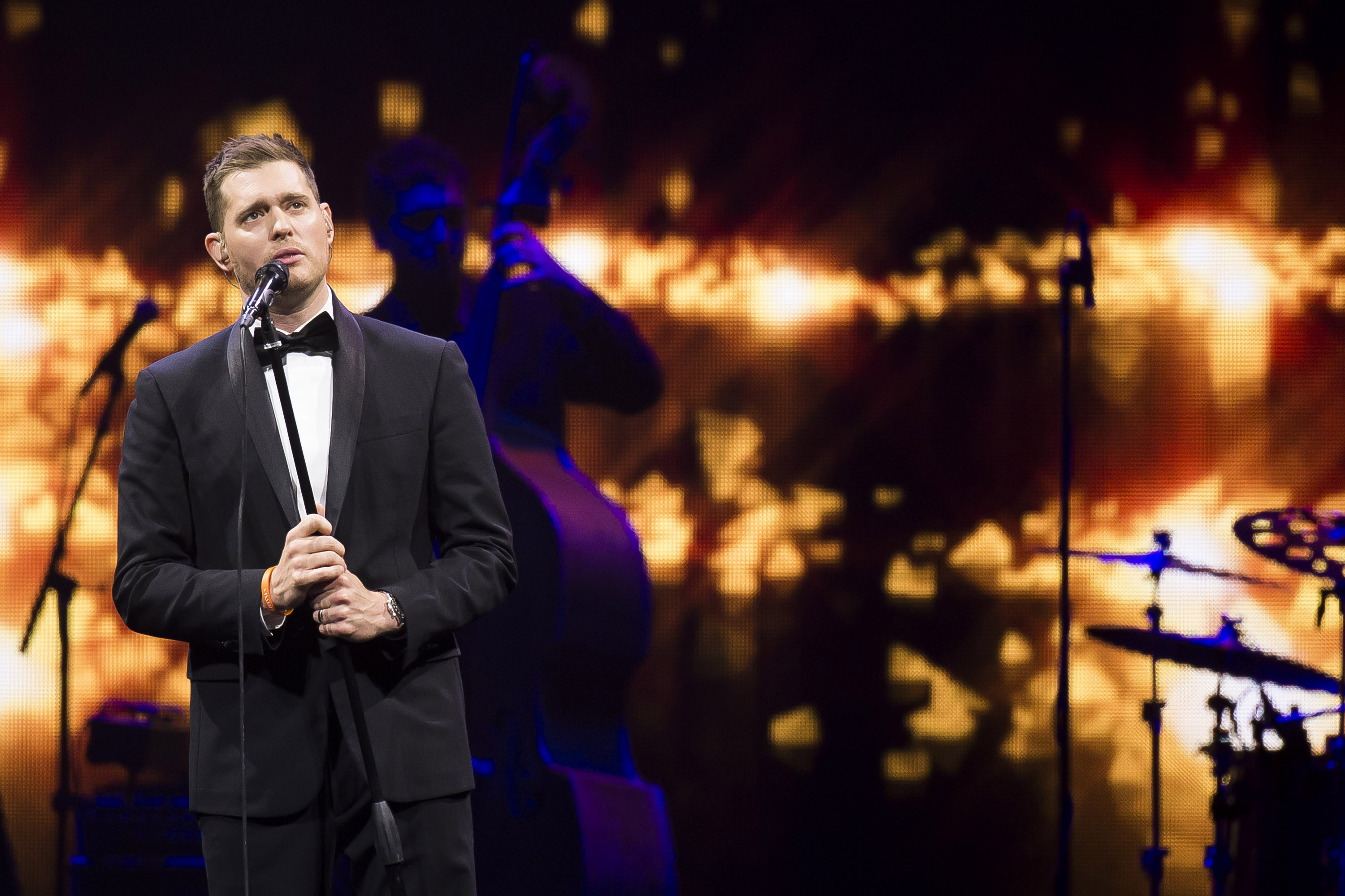 Michael Buble music, Bringing Higher Tour, North Charleston, 3000x2000 HD Desktop