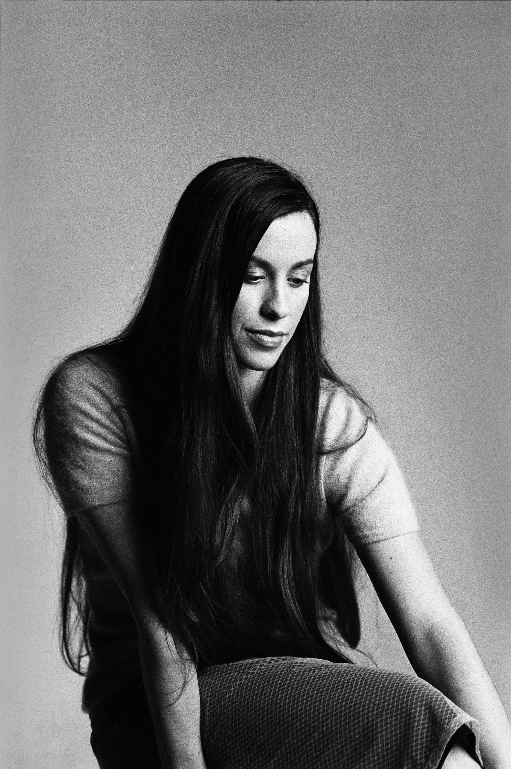 Alanis Morissette, Celebs, Canadian singer, Grayscale, 2000x3000 HD Phone