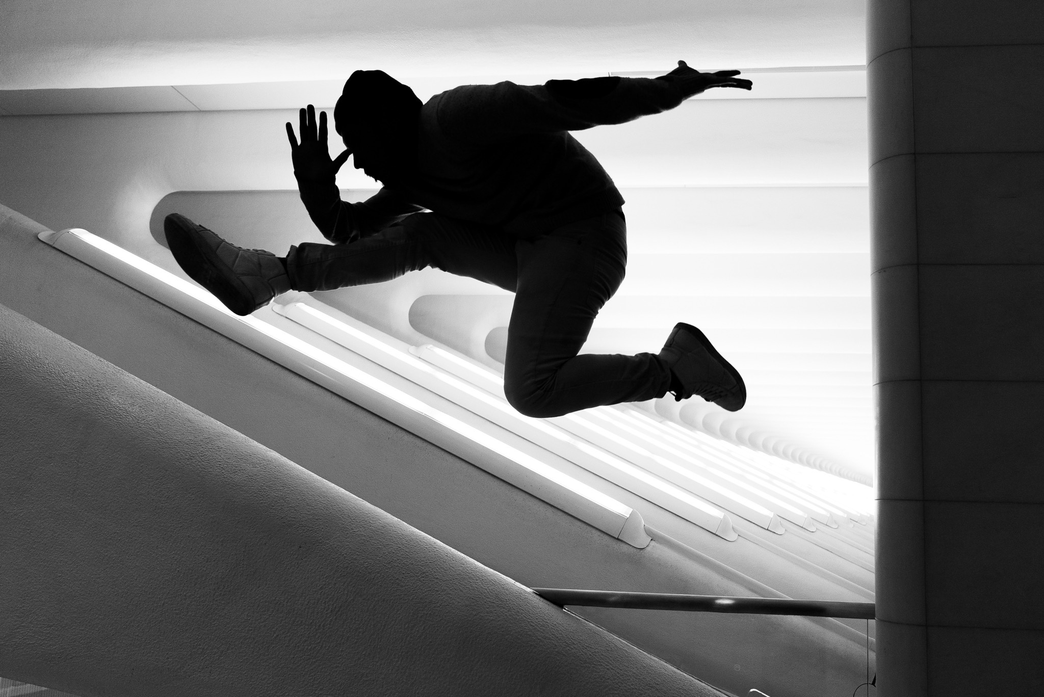 Monochrome, Freerunning Wallpaper, 2050x1370 HD Desktop