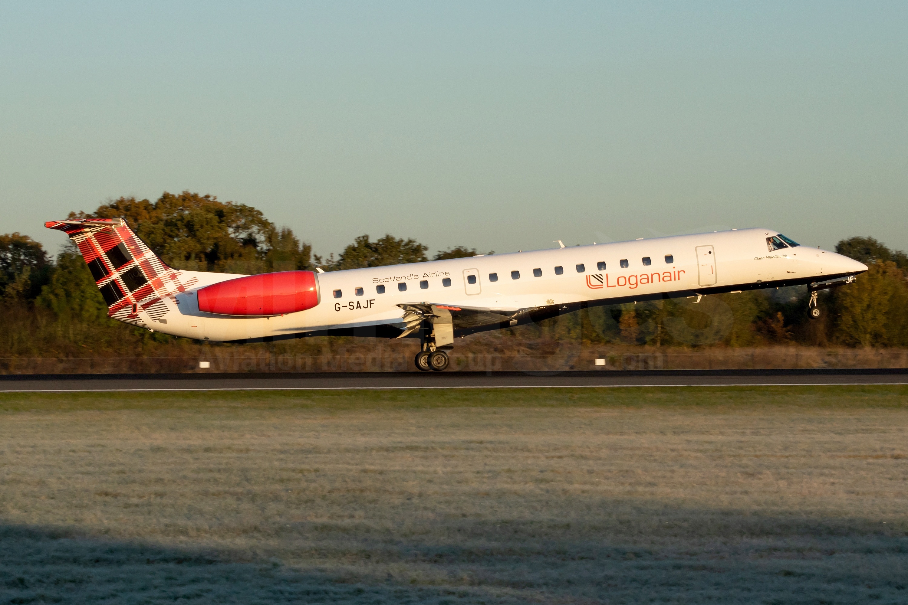 Embraer ERJ-145, Travels, Loganair ERJ 145EP, V1images Aviation Media, 3000x2000 HD Desktop