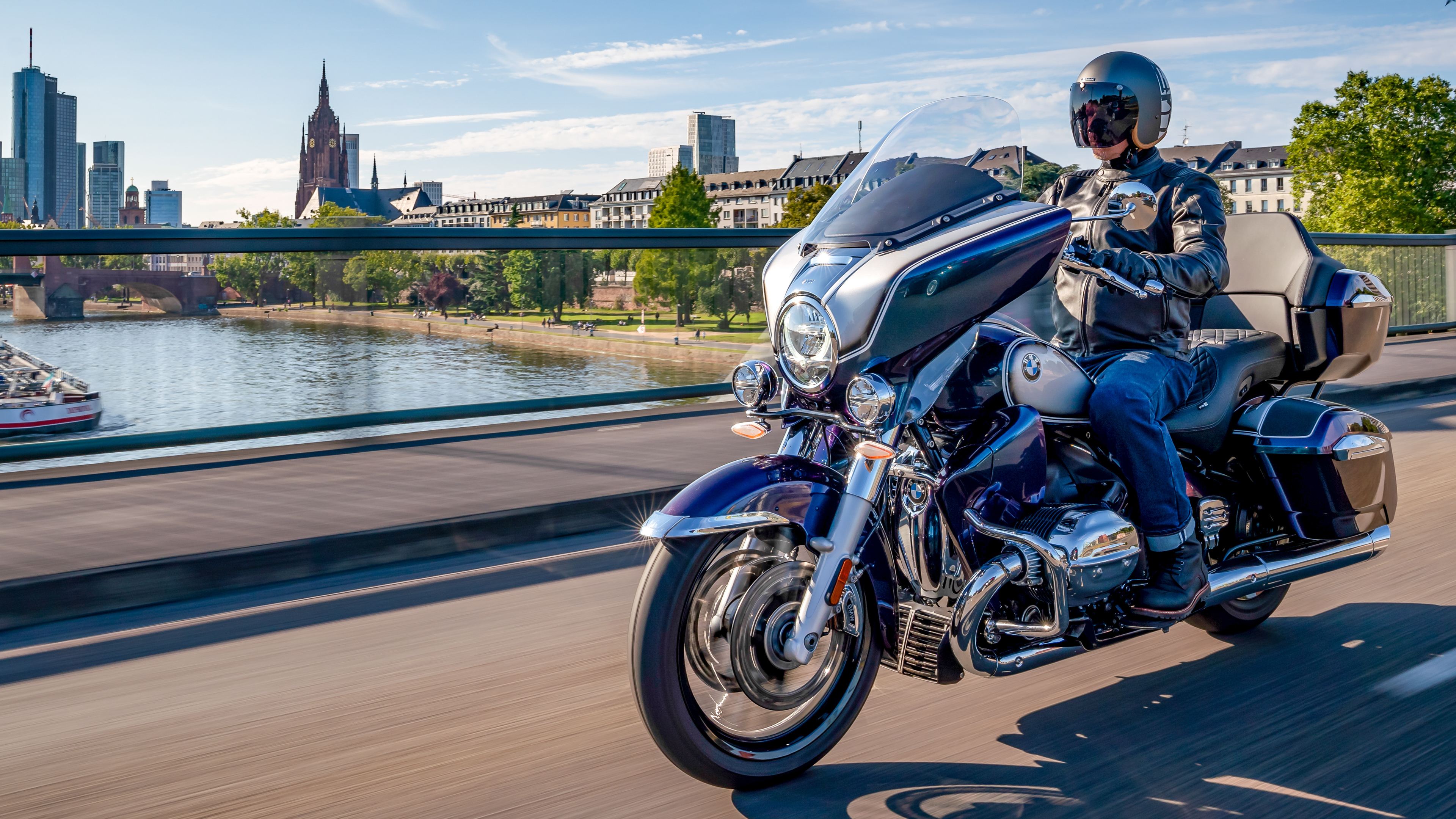 BMW R18 Transcontinental, Dynamic beast, Surging power, Mile-devouring machine, 3840x2160 4K Desktop