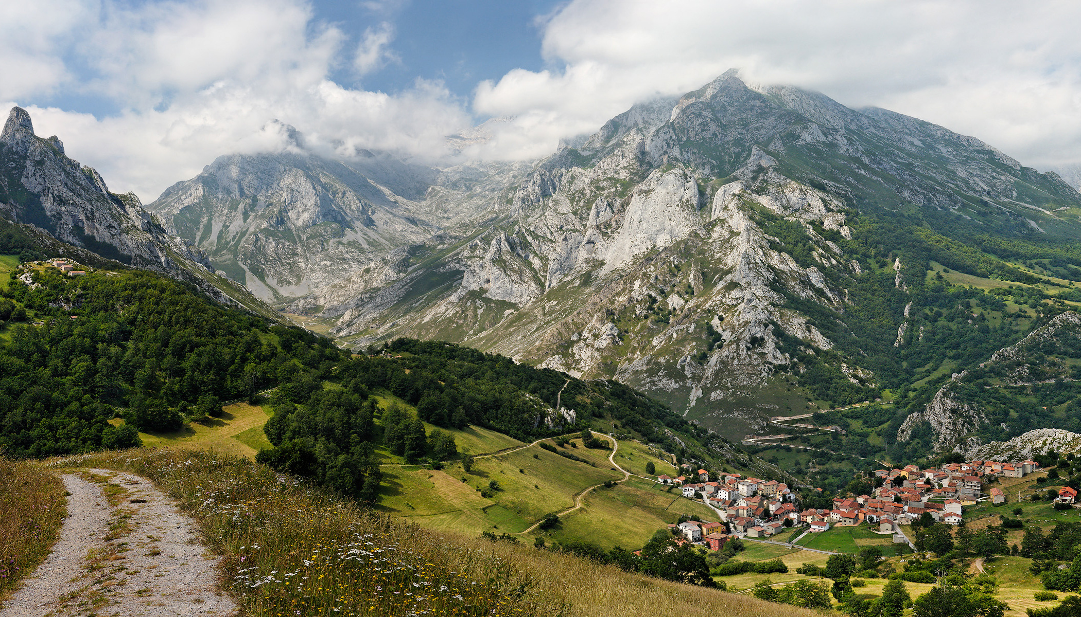 Cantabrian Mountains, Spain, Ultimate seven-day trip, Natural beauty, 2100x1200 HD Desktop