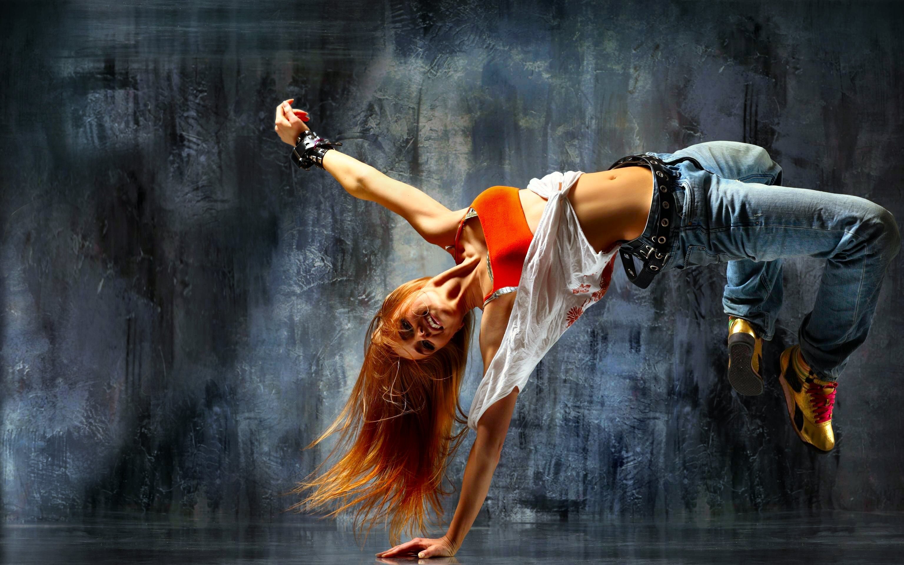 Breakdancing excellence, Hip hop's rhythm, Urban street culture, Dance's artistic expression, 3080x1920 HD Desktop