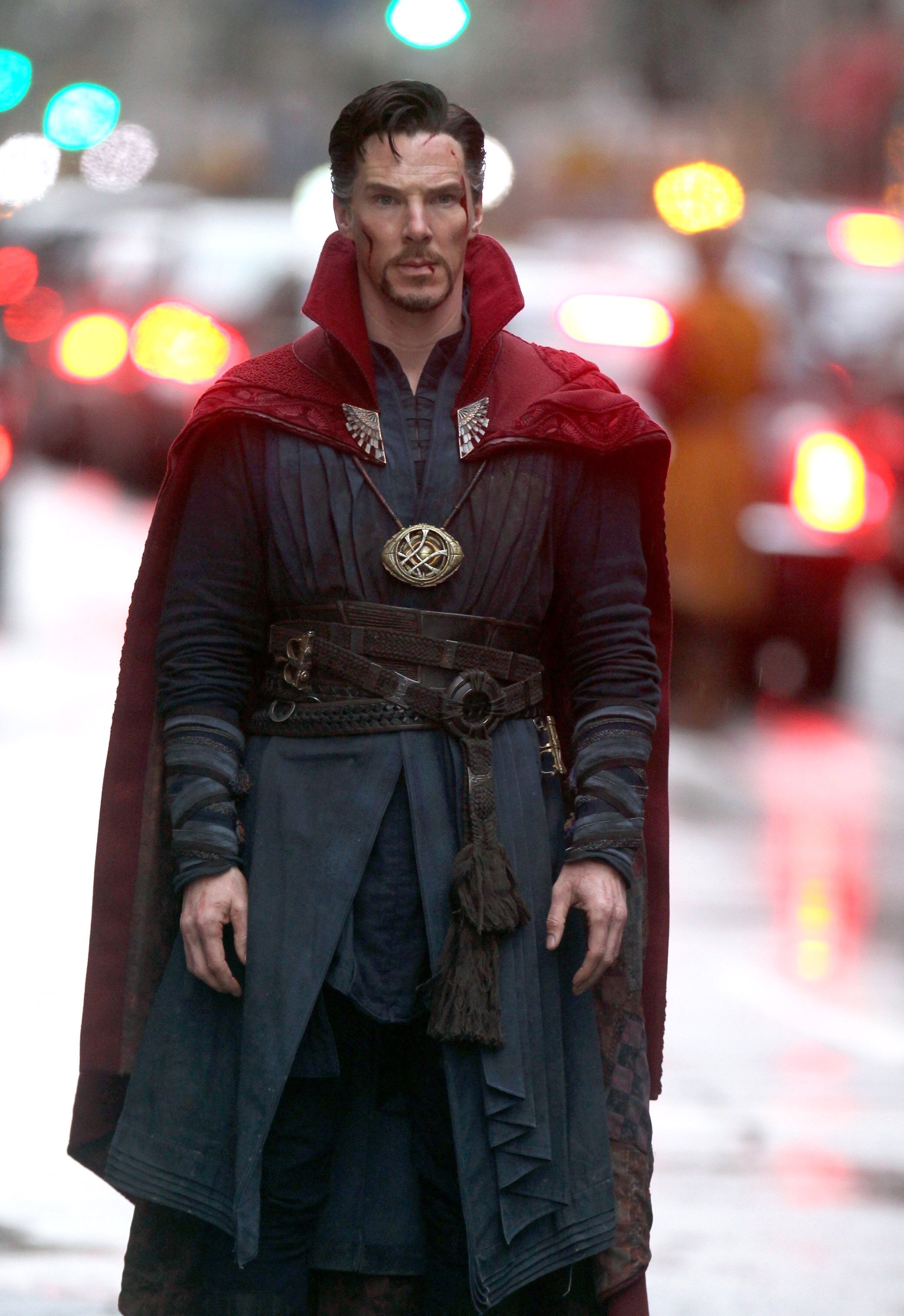 Benedict Cumberbatch, Doctor Strange, Thumbs, Doctor Strangeu200b, 2090x3030 HD Phone