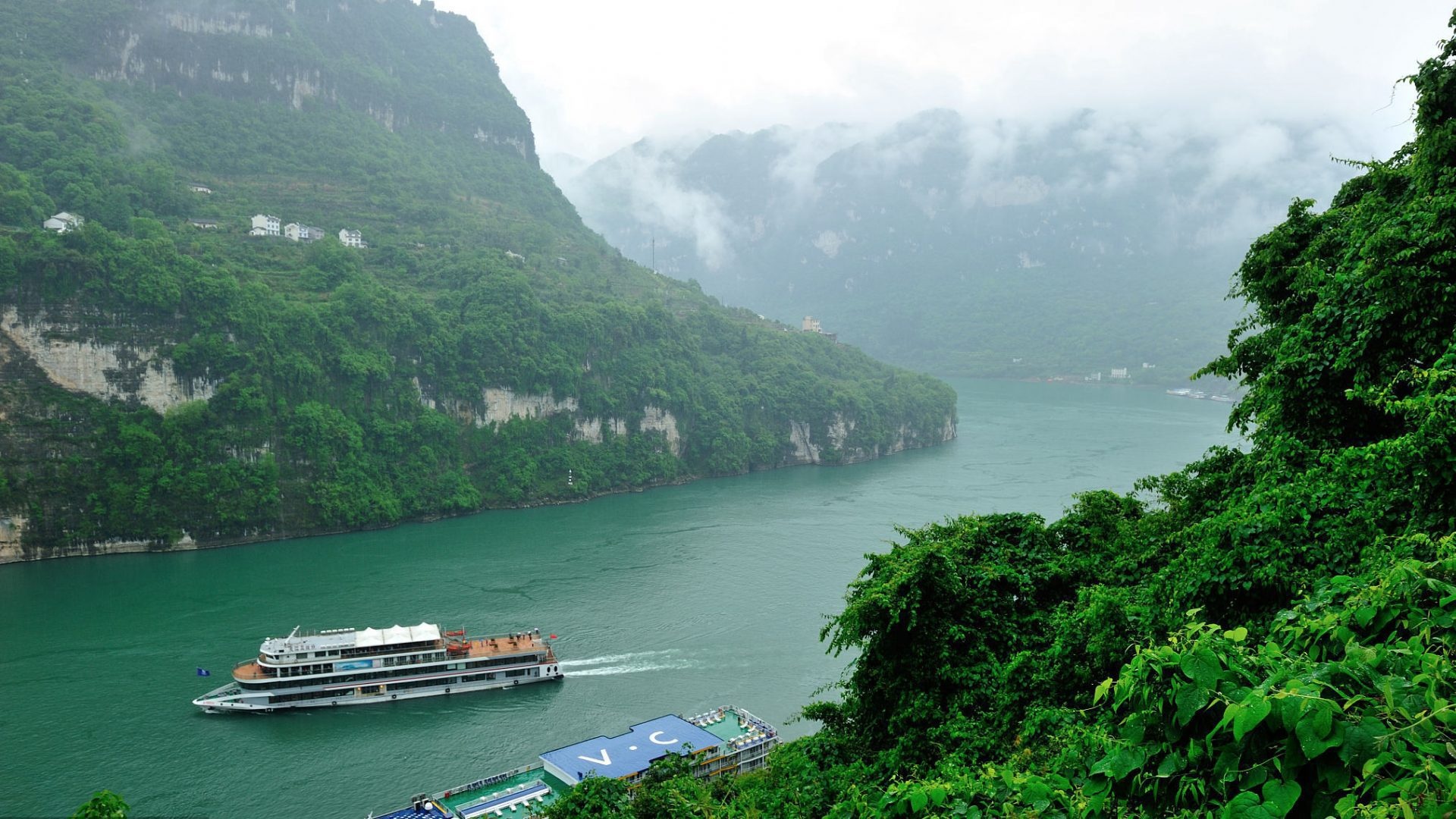 The Yangtze, Shanghai cityscape, Daylight views, Impressive wallpaper, 1920x1080 Full HD Desktop