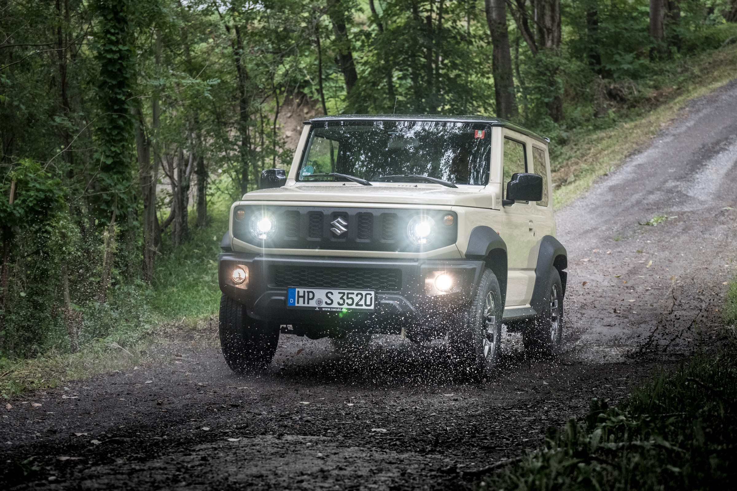 Suzuki Jimny, Commercial vehicle, Off-road capability, Versatile, 2400x1600 HD Desktop