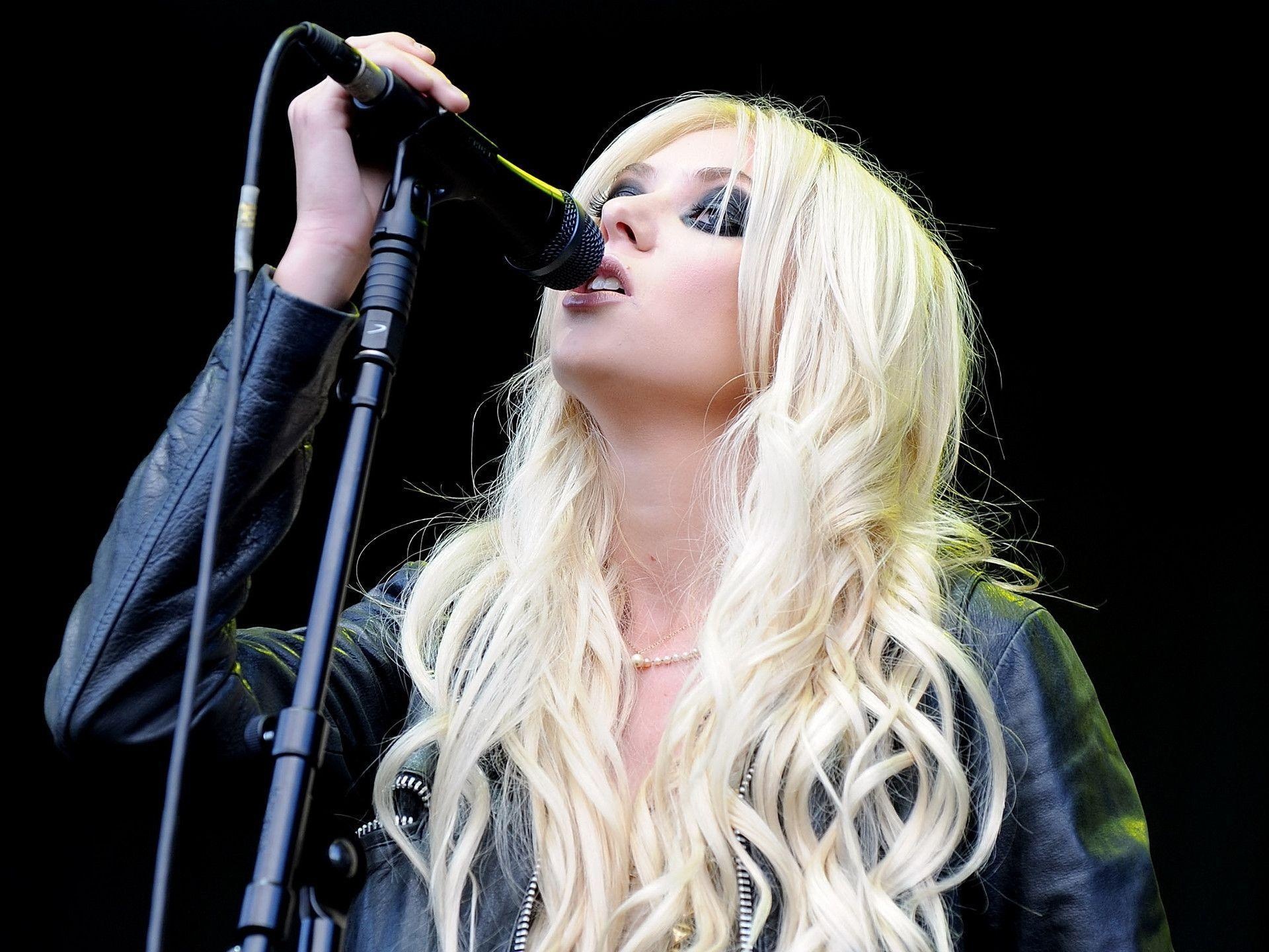 Taylor Momsen, High-quality wallpapers, 1920x1440 HD Desktop