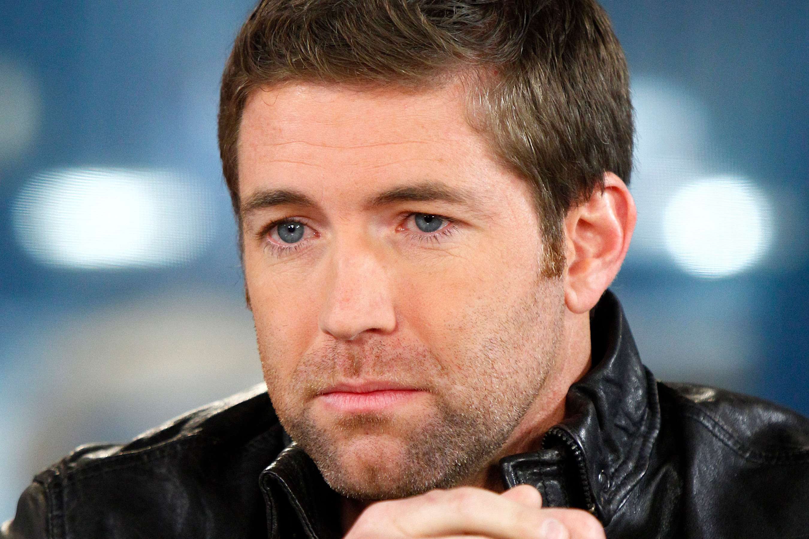 Josh Turner, Tour bus crash, Struggle to express, Nepal24Hours. com, 2700x1800 HD Desktop