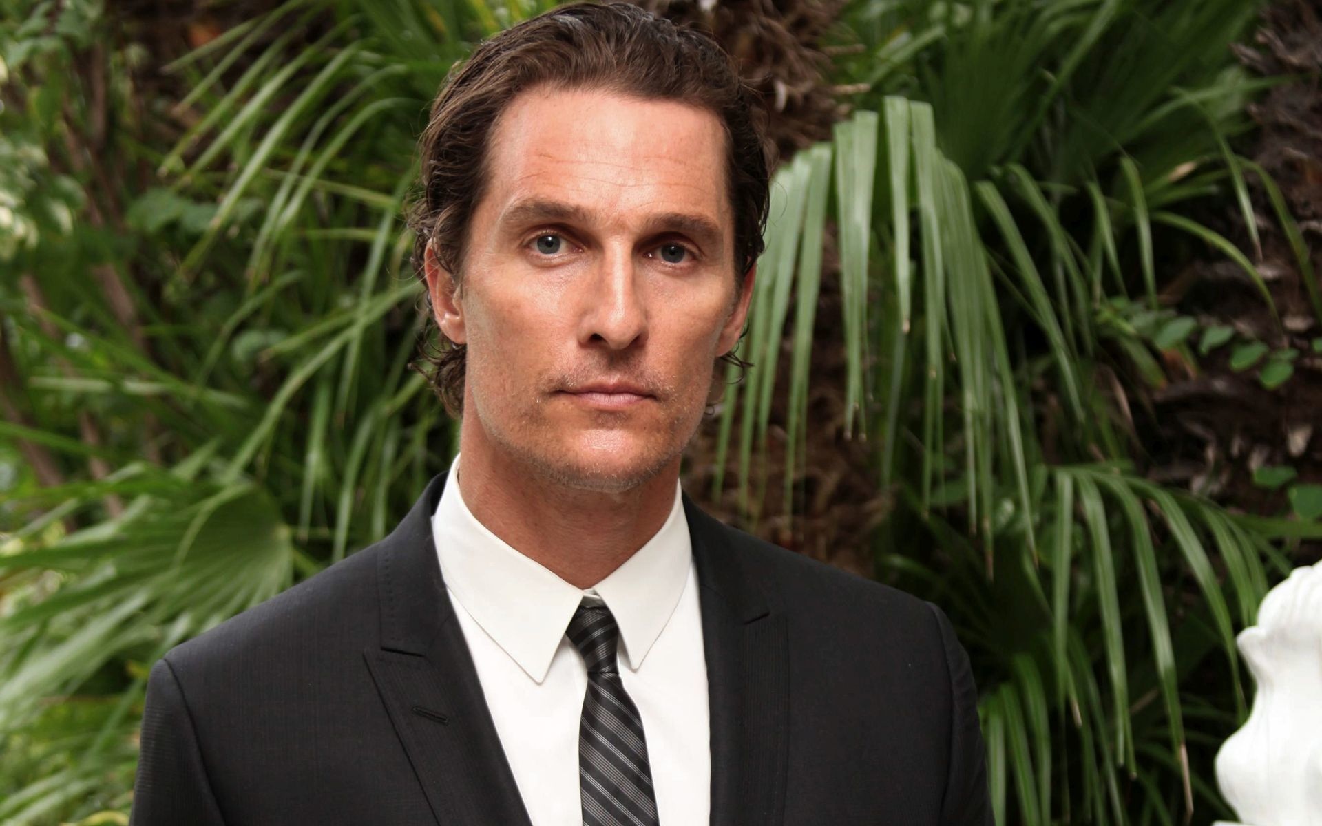 Matthew McConaughey, Black suit, Celebrity desktop wallpaper, 1920x1200 HD Desktop