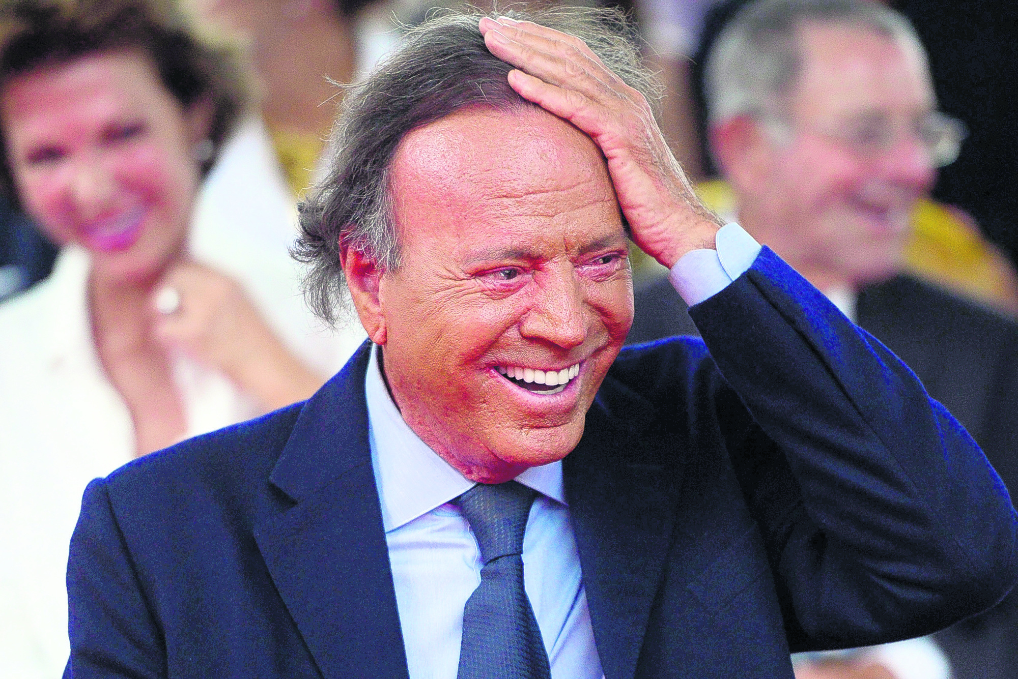 Julio Iglesias, retrospective interview, miraculous journey, Aruba Today, 2000x1340 HD Desktop