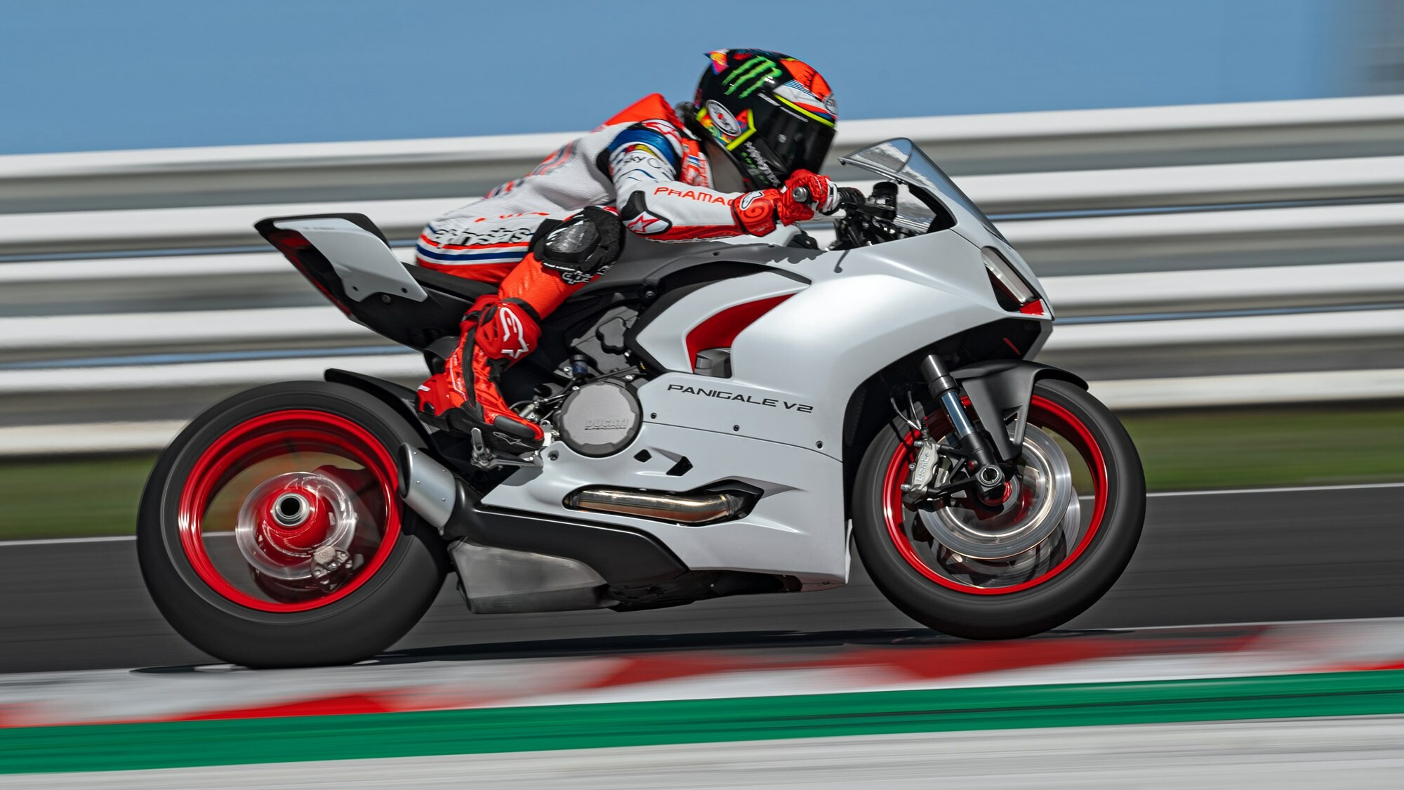 White Rosso Livery, Ducati Panigale V2 Wallpaper, 2000x1130 HD Desktop