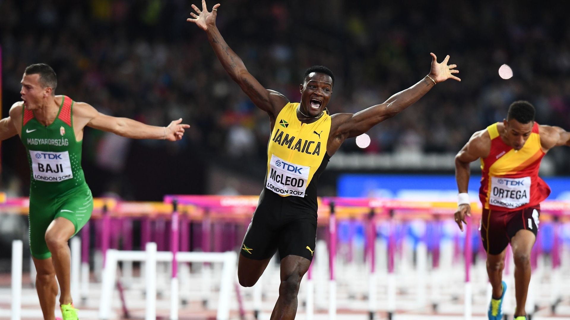 Omar McLeod, Hurdles gold, Jamaican sprint mastery, Podium triumph, 1920x1080 Full HD Desktop