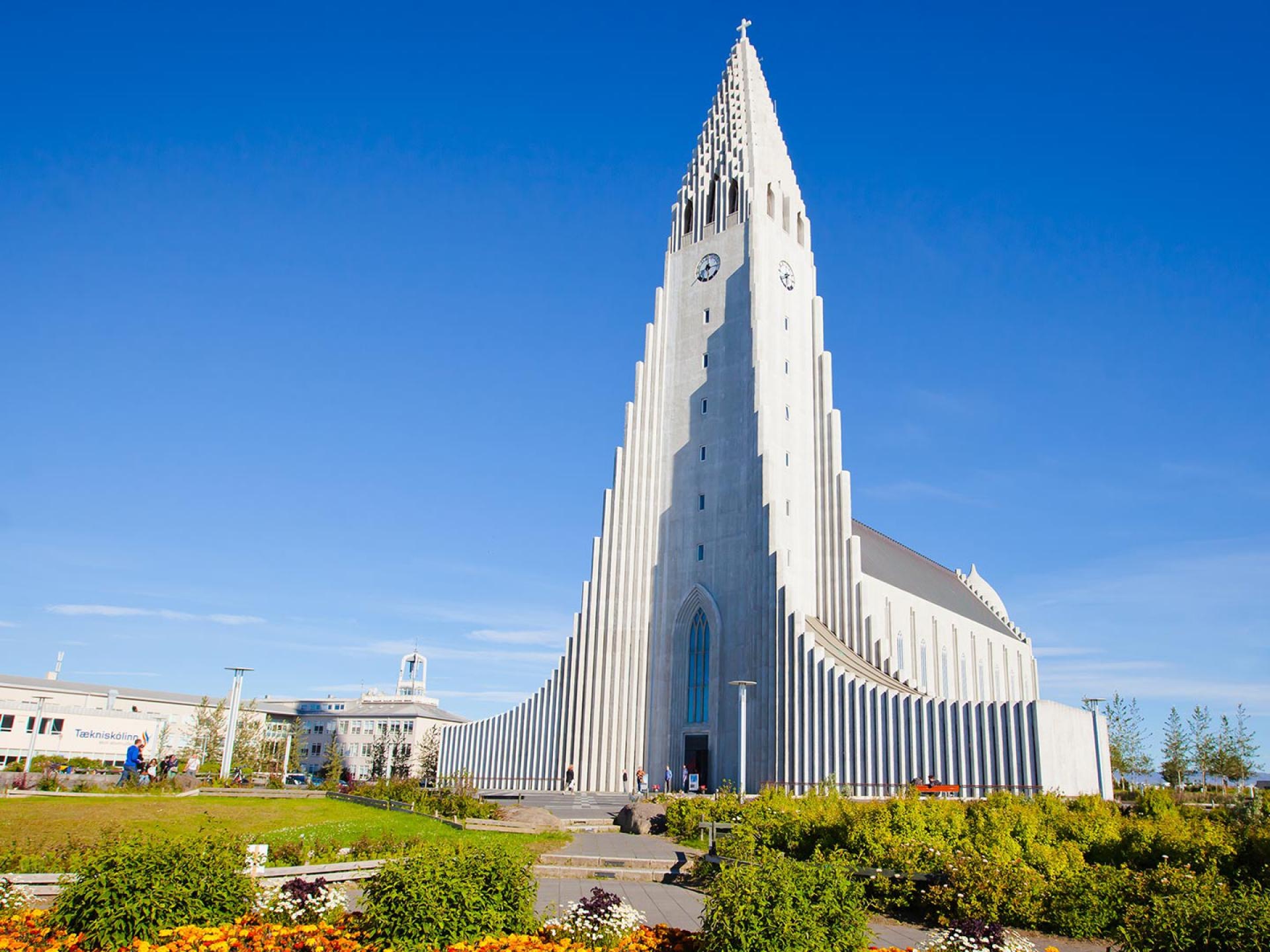 Reykjavik, Cityscape, Nature beauty, Iceland, 1920x1440 HD Desktop