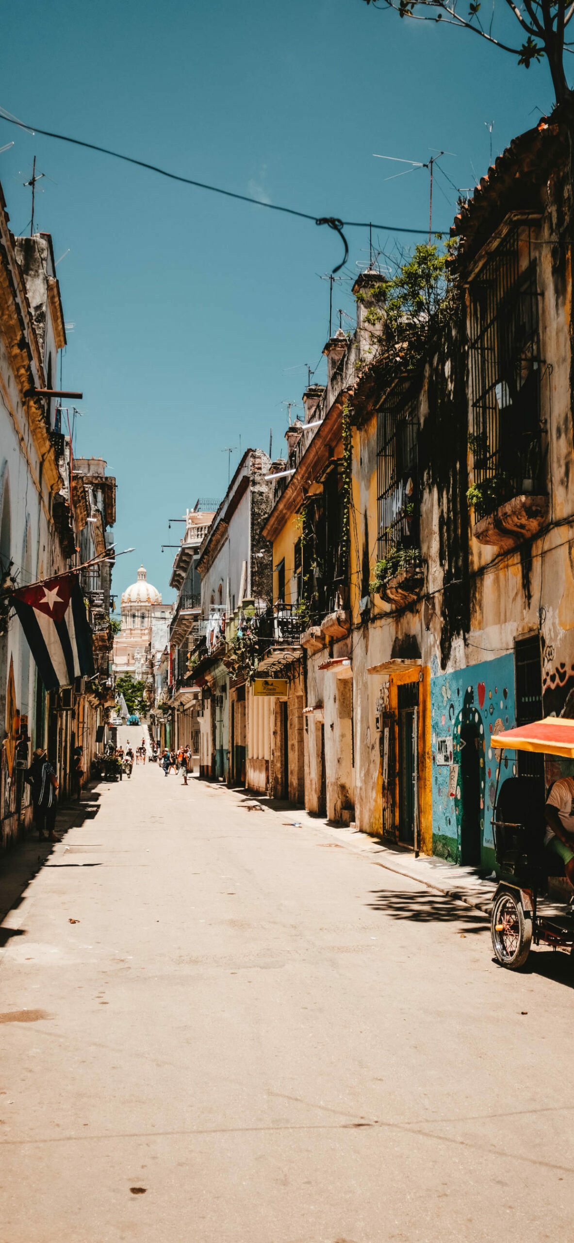 Captivating Havana, Architectural wonders, Vibrant street life, Authentic experiences, 1190x2560 HD Phone