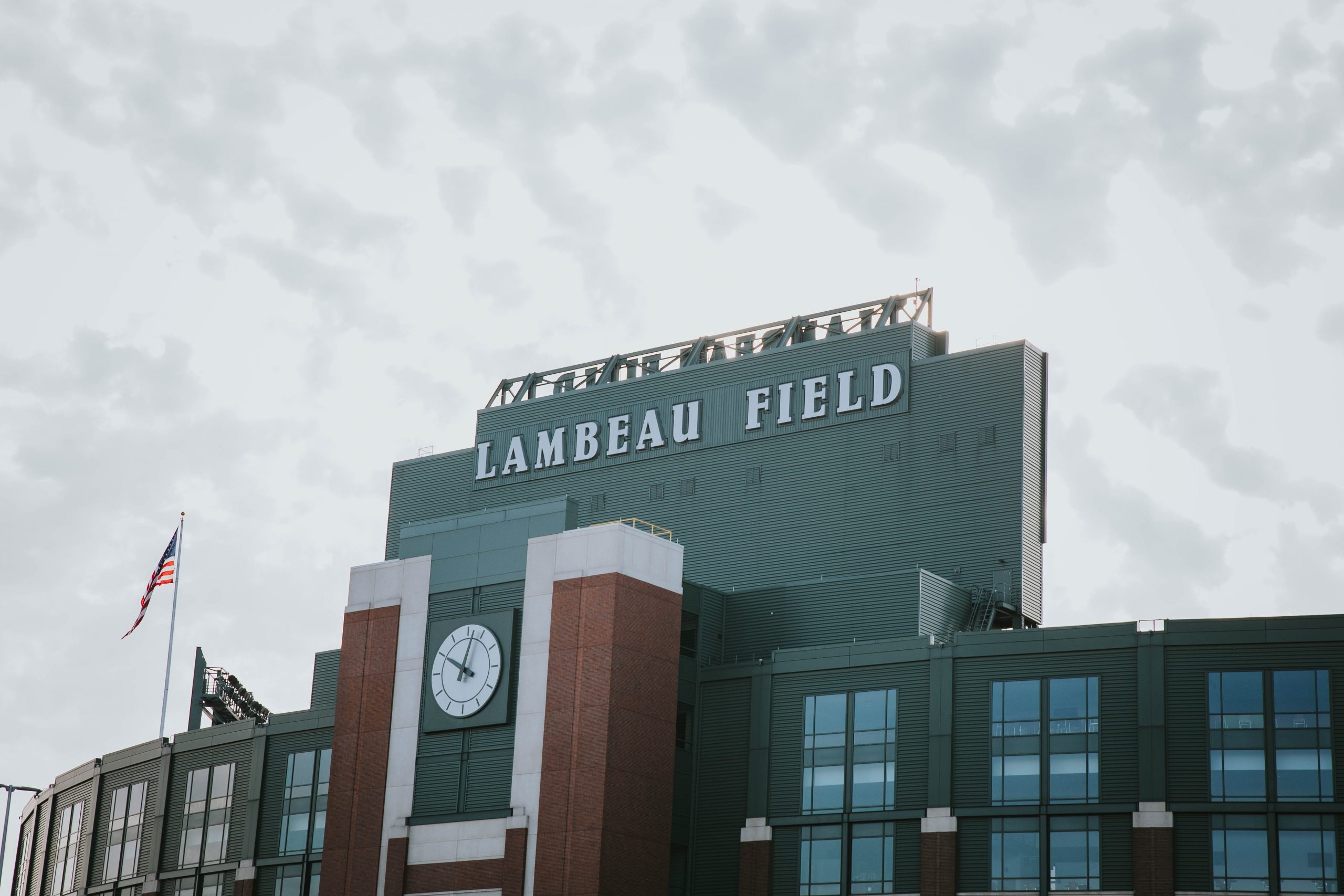 Lambeau Field, Travels, Beer vendors, WTAQ News, 2560x1710 HD Desktop