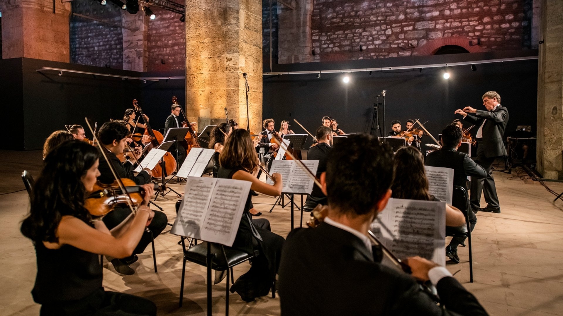 Istanbul Music Festival, Open-air concerts, Vibrant jazz music, Musical celebration, 1920x1080 Full HD Desktop