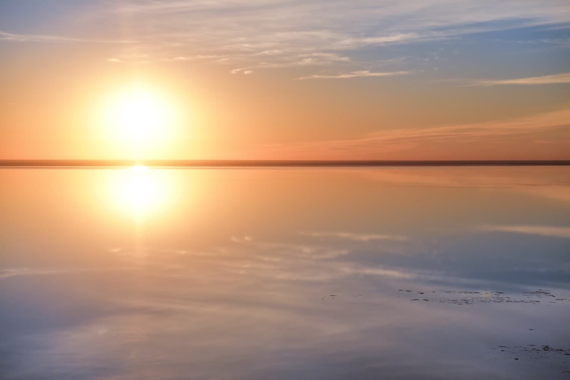 Eyre Lake, Outback adventure, Remote wilderness, Natural phenomenon, 1920x1280 HD Desktop