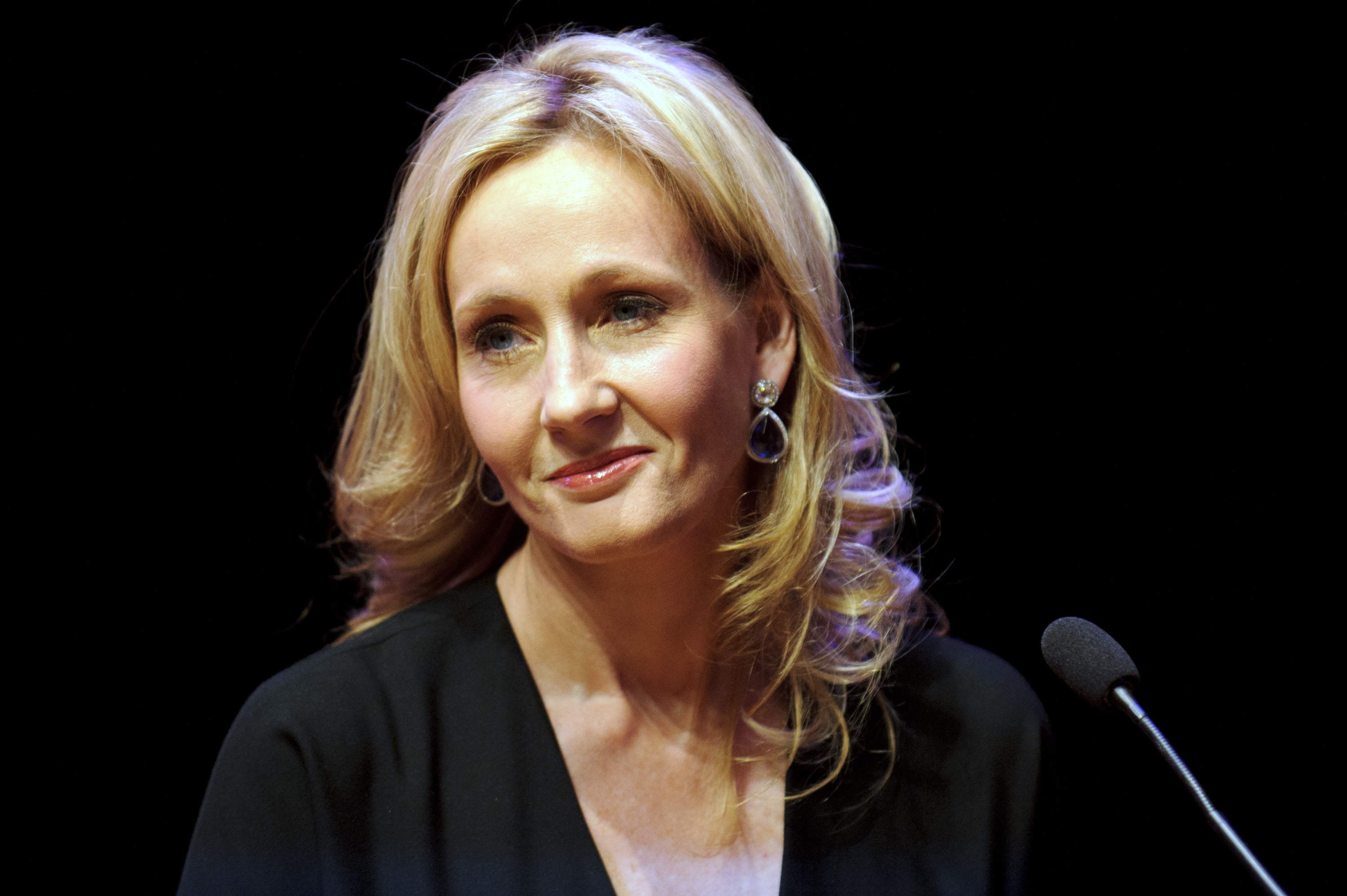 J.K. Rowling, Controversial story, CNN article, Rowling's impact, 3000x2000 HD Desktop