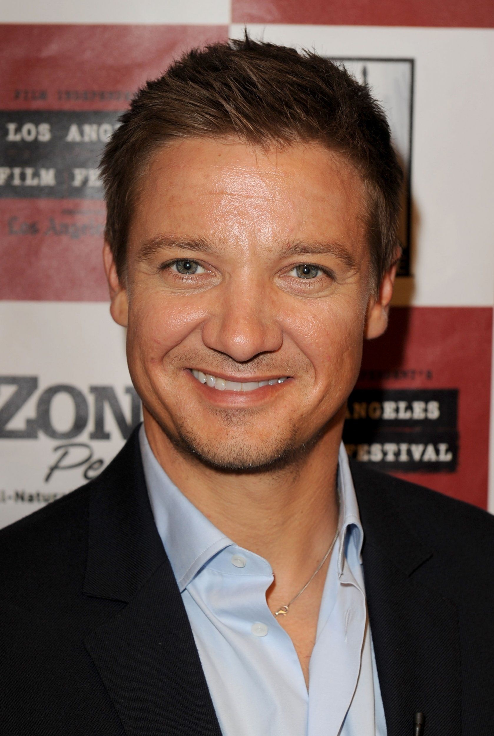 Jeremy Renner, Movies, Jeremy Renner Photo, Pics Wallpaper, 1680x2500 HD Phone