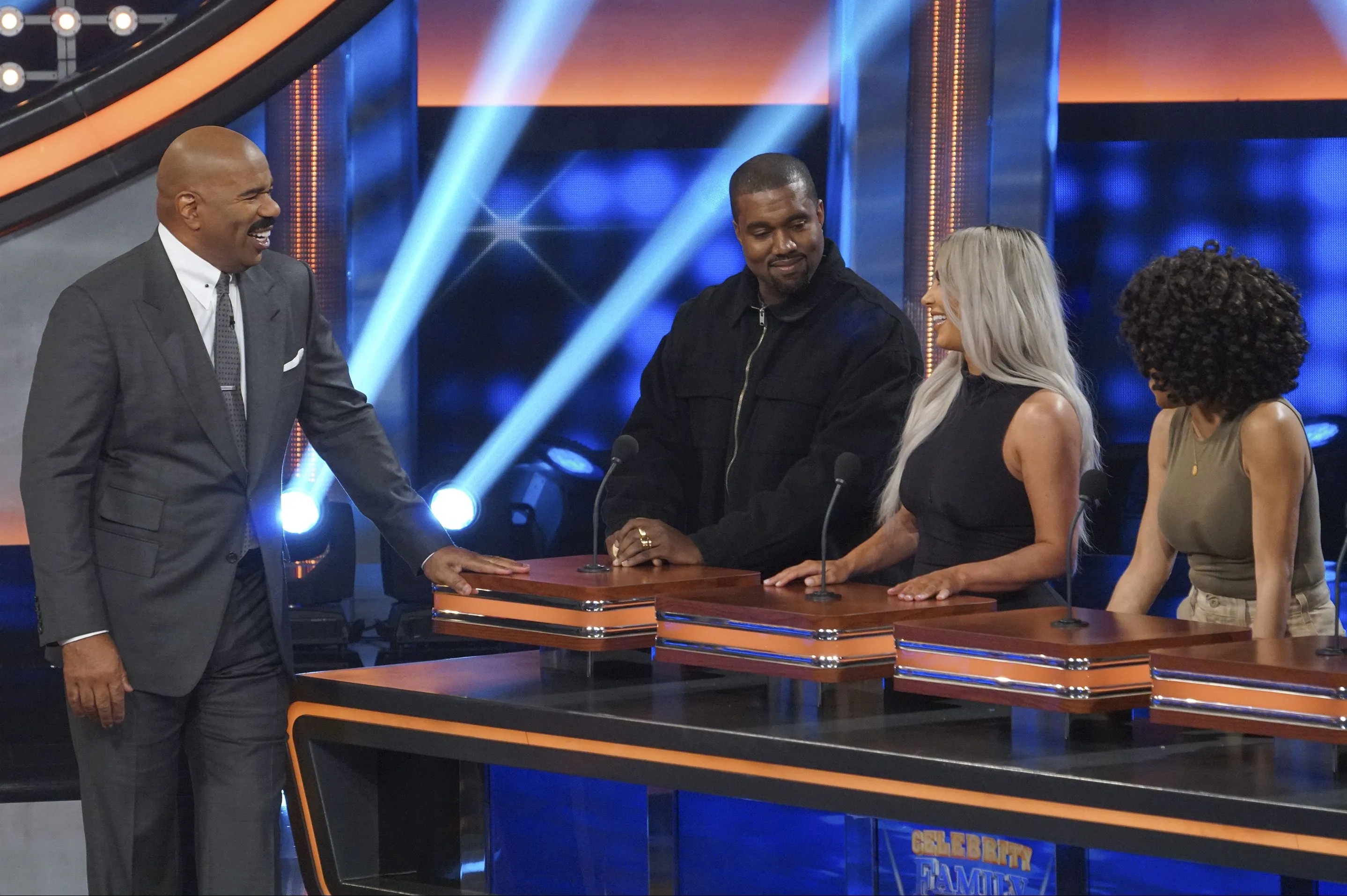 Family Feud, Kardashians, Kanye West, TV Show, 2880x1920 HD Desktop