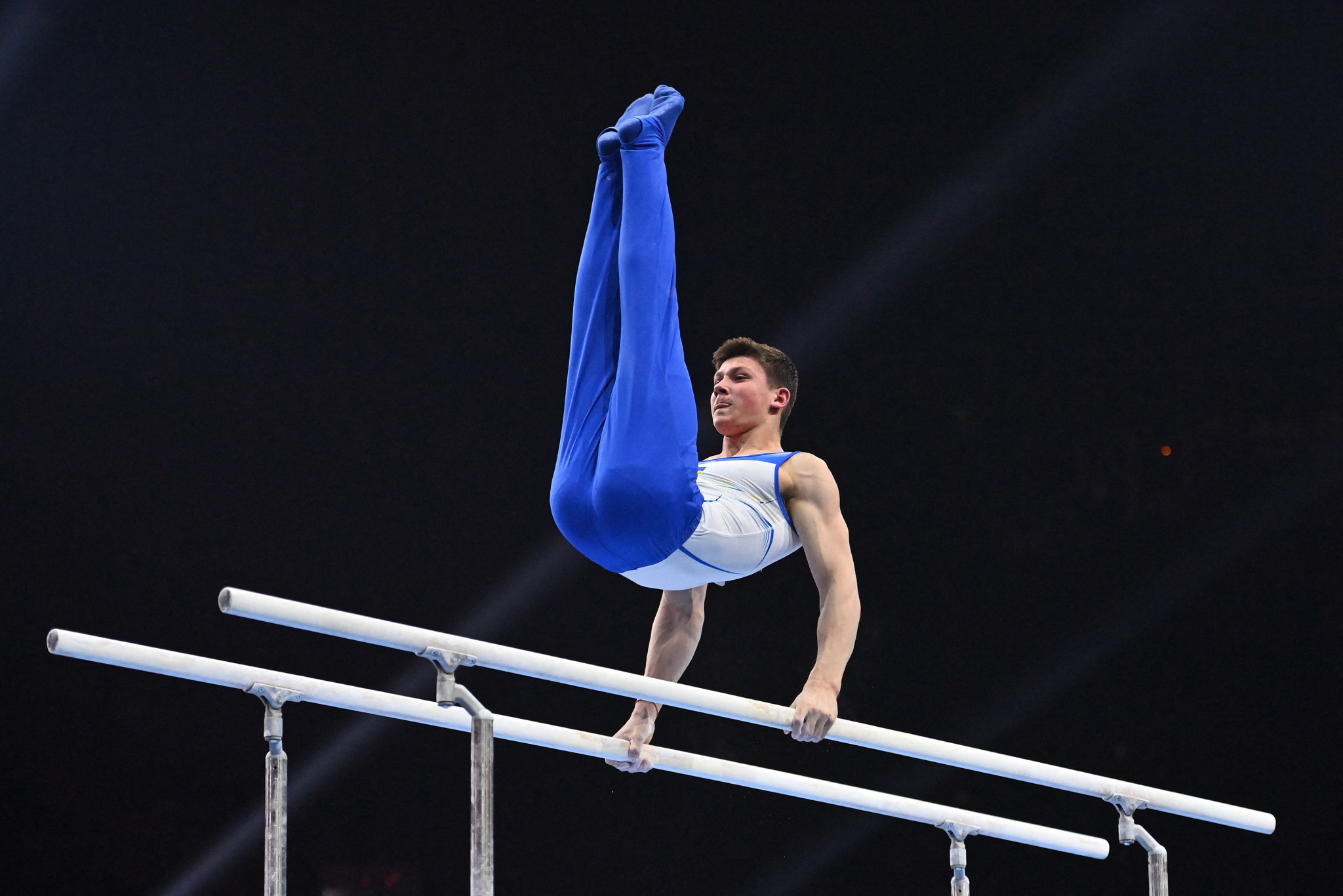 Illia Kovtun, Parallel Bars Wallpaper, 2050x1370 HD Desktop