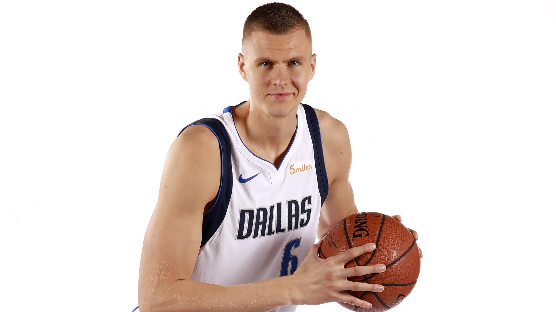 Kristaps Porzingis, Re-signs with Mavericks, 1920x1080 Full HD Desktop