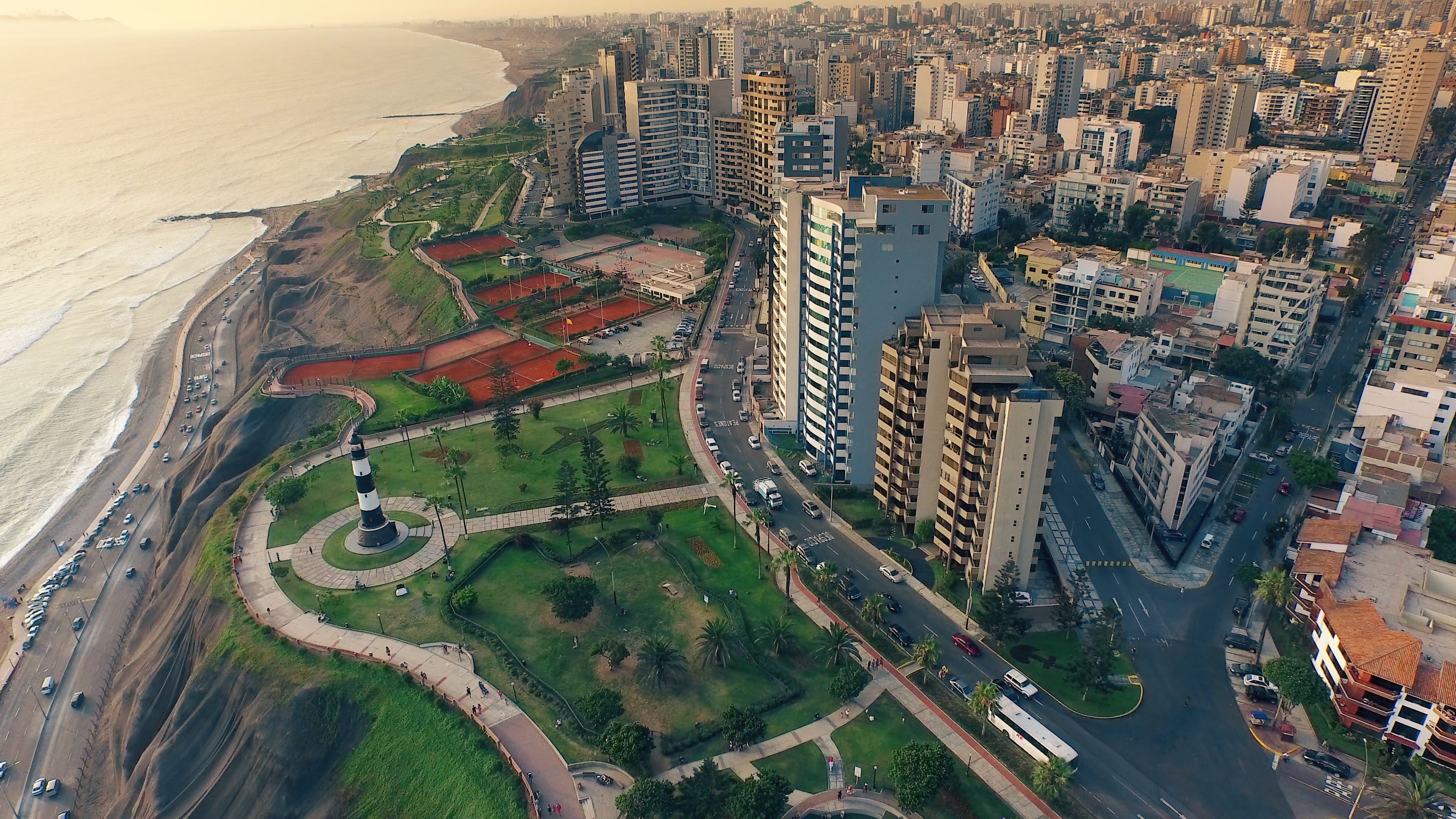 Miraflores district, Lima (Peru) Wallpaper, 3840x2160 4K Desktop