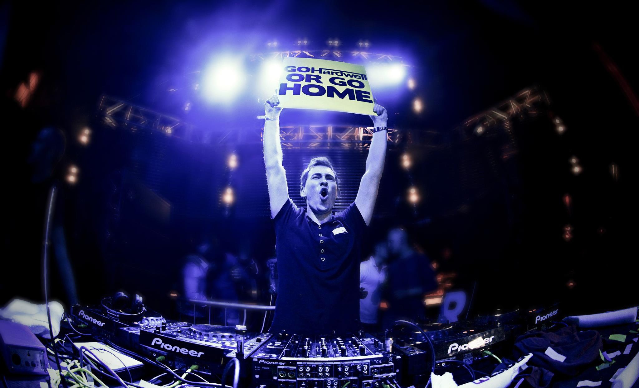 Hardwell, Electronic Dance Music, DJ Producer, Music Artist, 2050x1250 HD Desktop