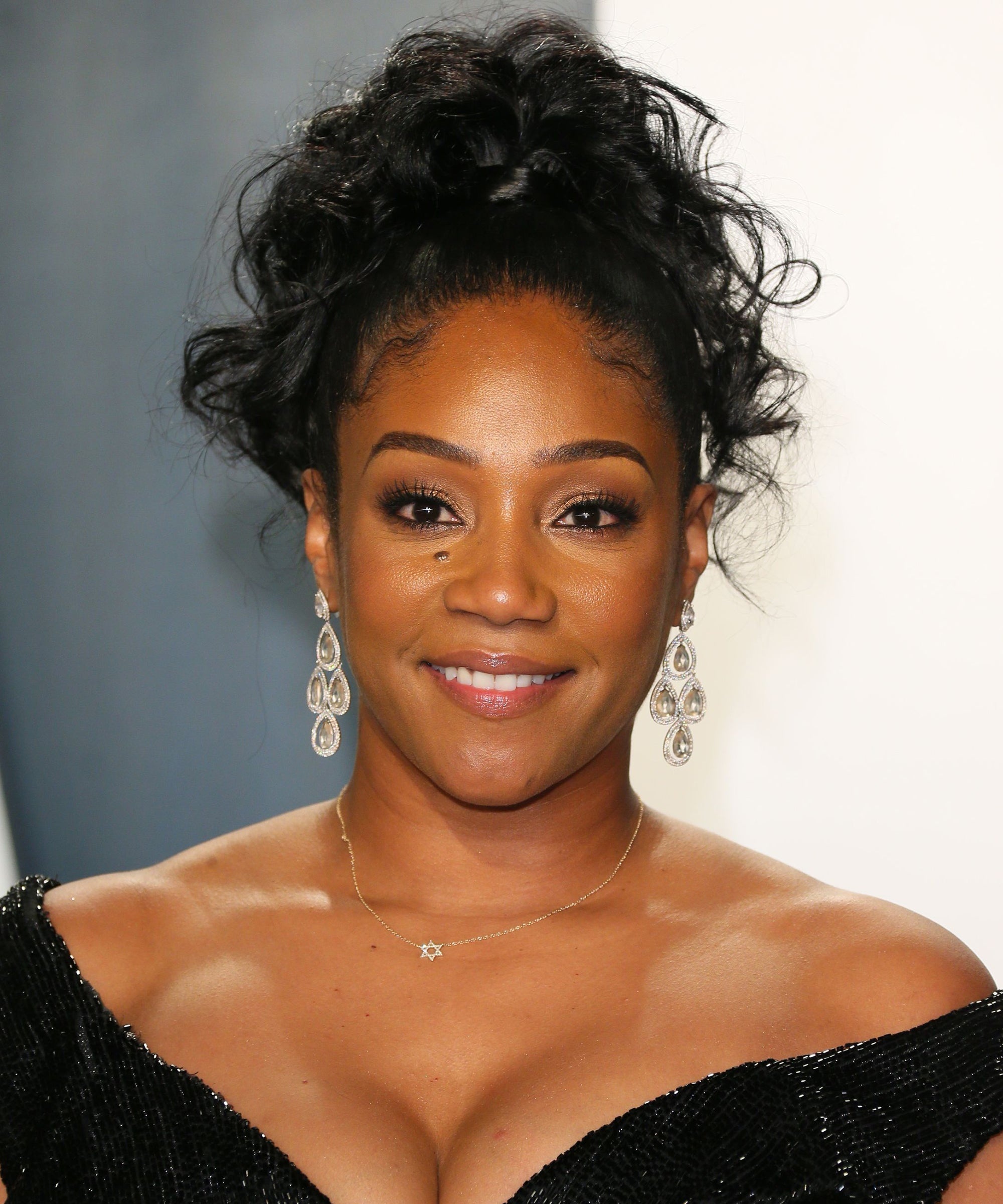 Tiffany Haddish, Shaved head, Emmys, 2000x2400 HD Phone