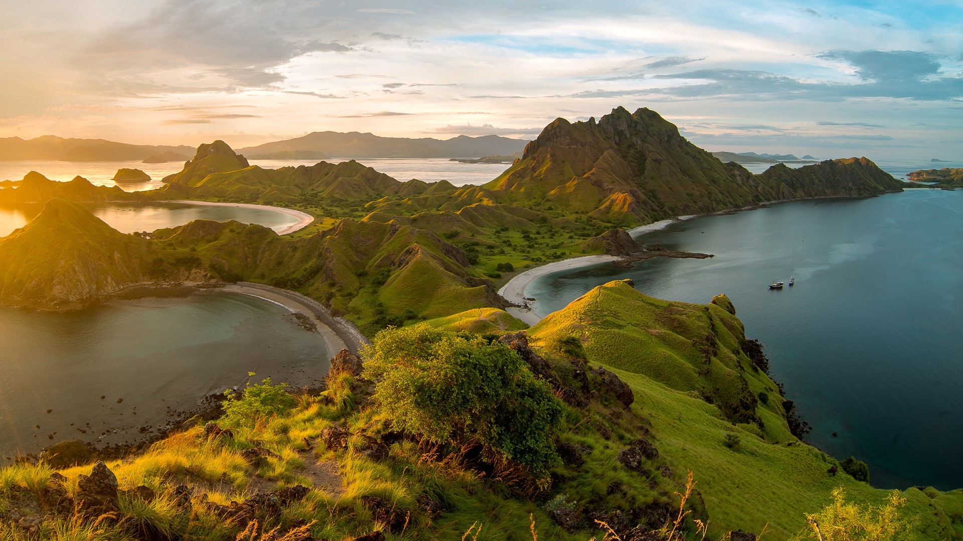 Komodo Island, Padar Island, Island tour, National parks, 1920x1080 Full HD Desktop