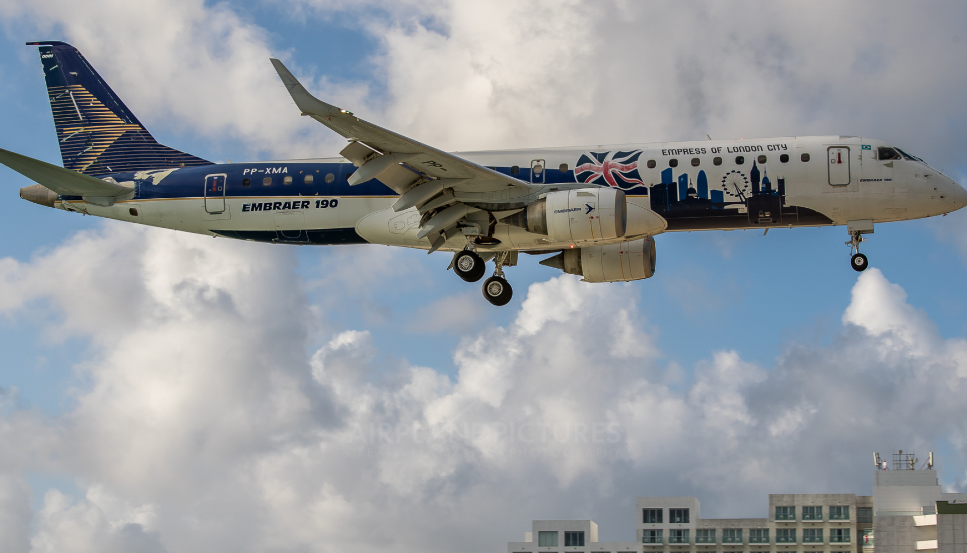 Embraer 190, Sint Maarten Princess Juliana Intl, Caribbean flights, 1920x1100 HD Desktop