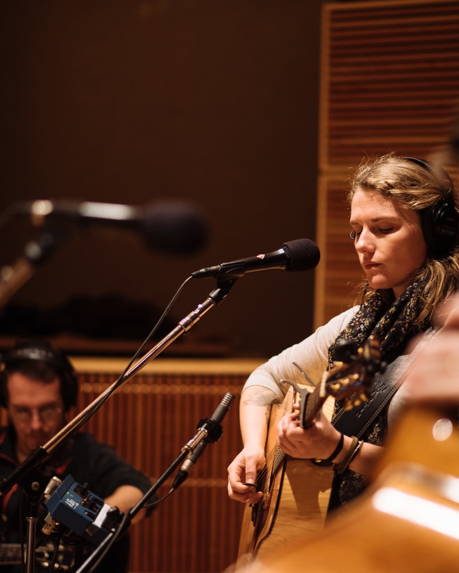 Dead Horses perform in the Radio Heartland studio 1610x2010