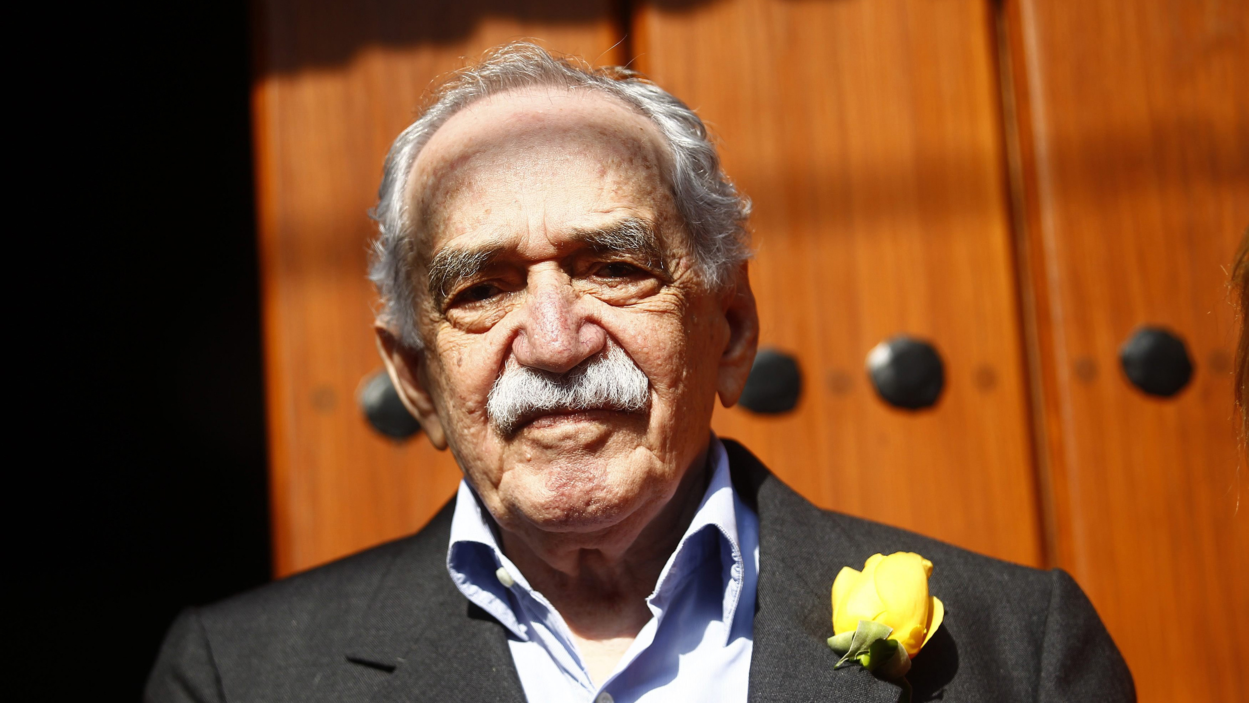 Gabriel Garcia Marquez, Hospitalized author, Health update, Marquez, 2500x1410 HD Desktop