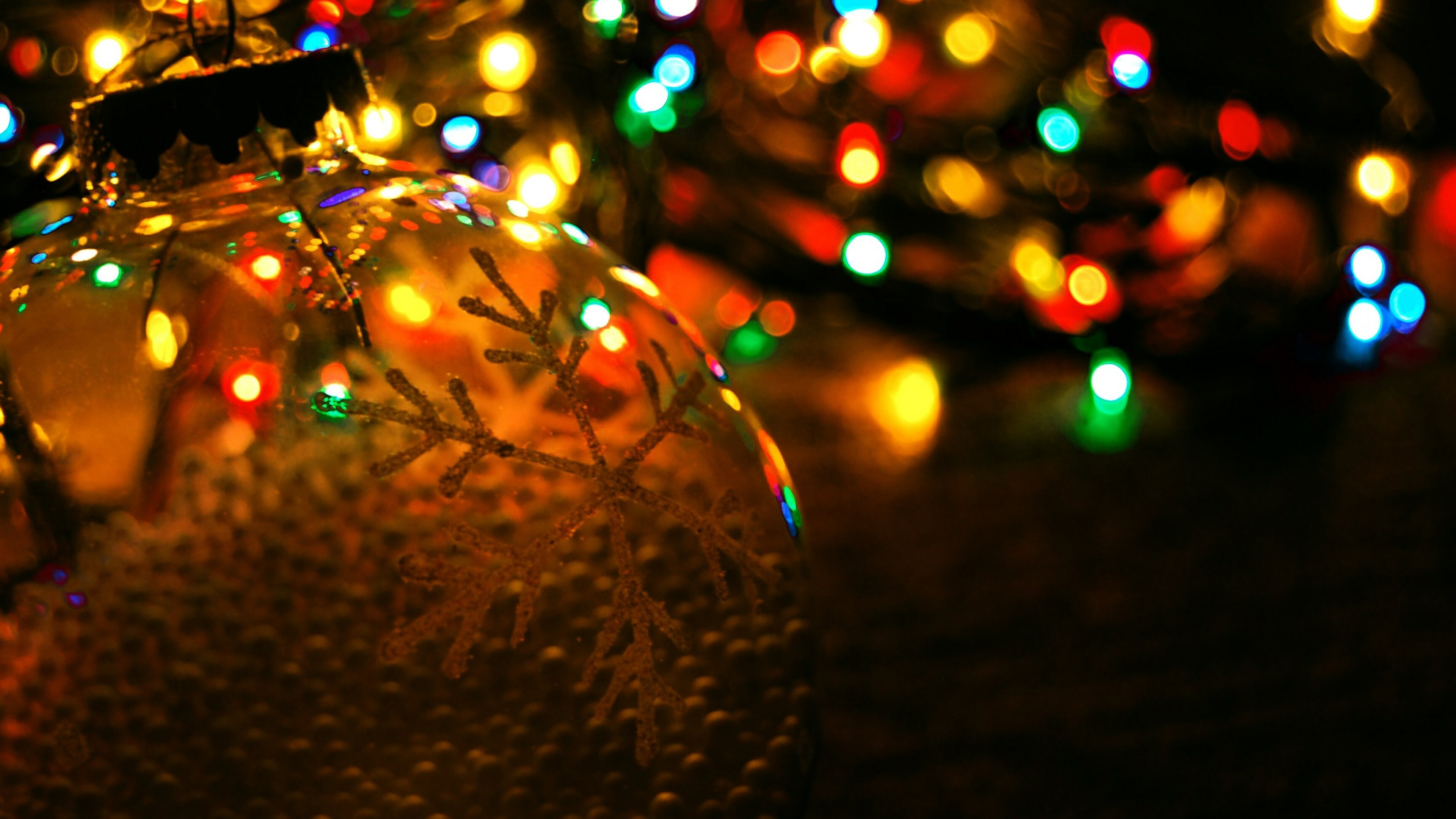 Christmas ball, Christmas Lights Wallpaper, 3840x2160 4K Desktop