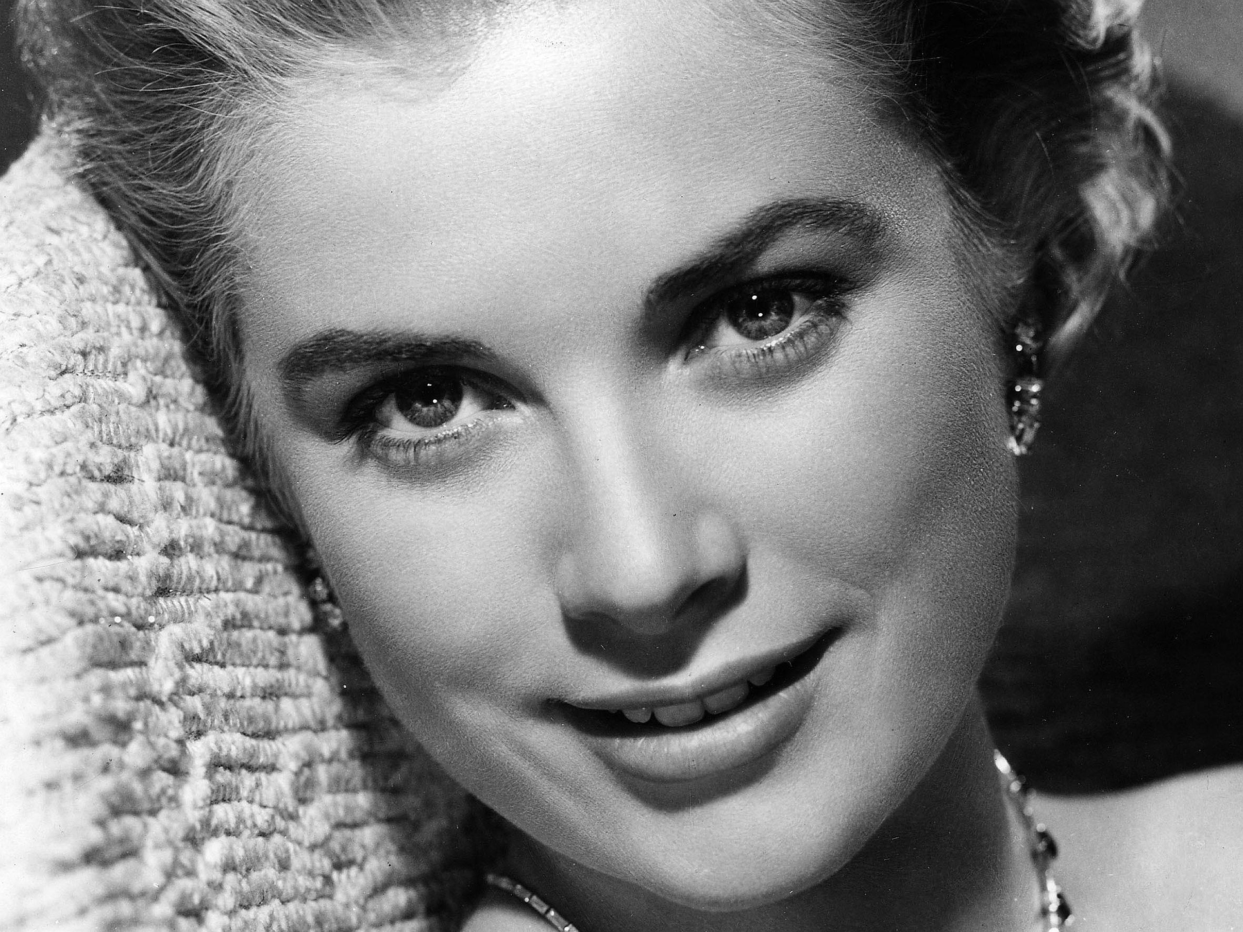 Grace Kelly Movies, Classic beauty, Grace Kelly backgrounds, Timeless elegance, 2560x1920 HD Desktop