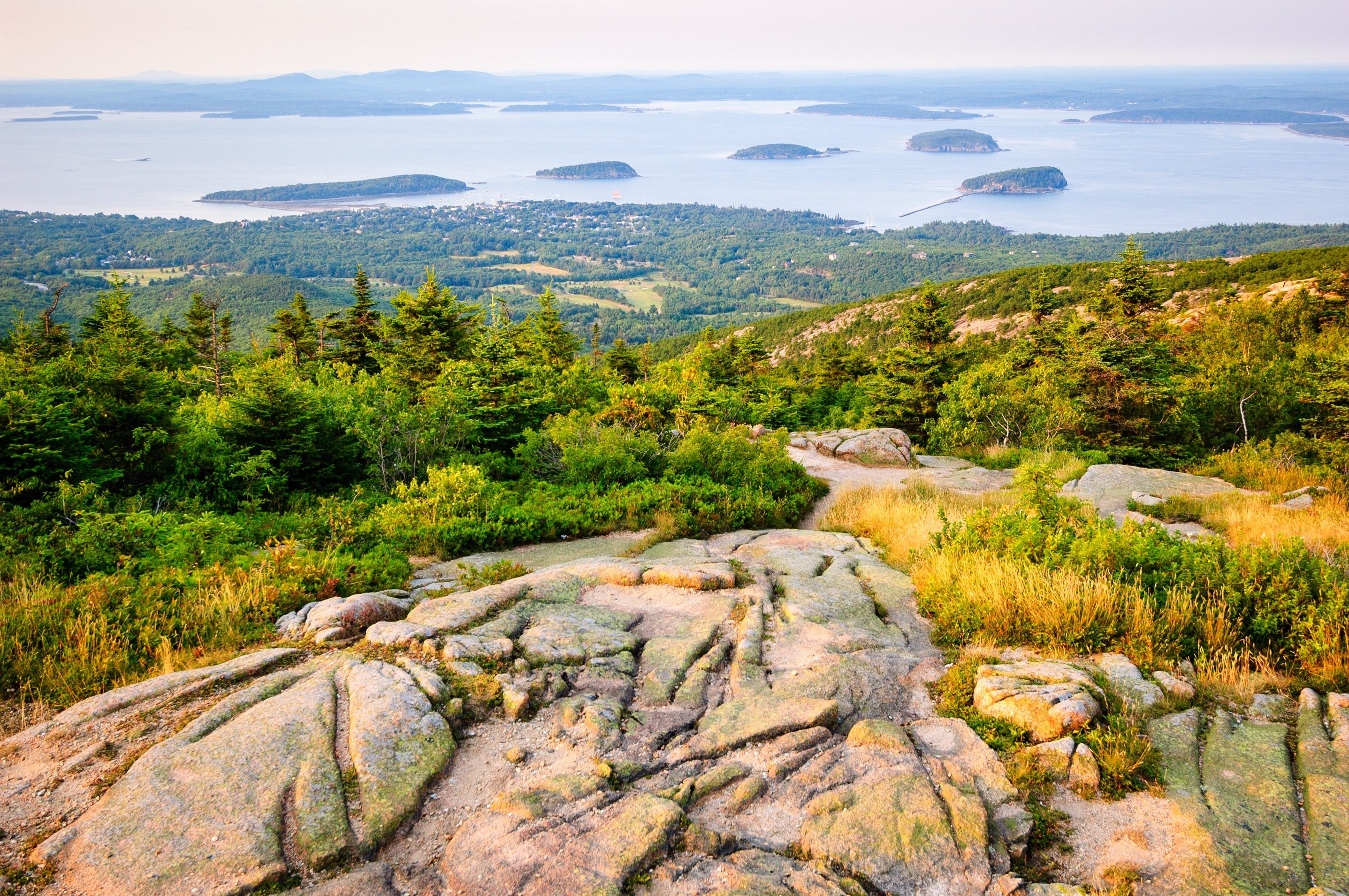 Acadia National Park, Coastal splendor, Maine's beauty, Lighthouse attraction, 2880x1910 HD Desktop