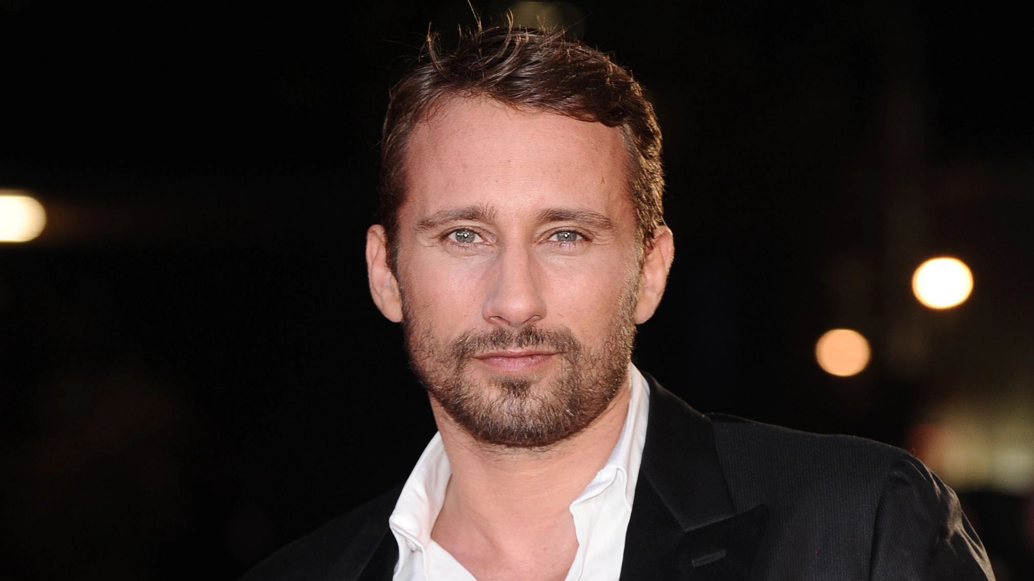 Matthias Schoenaerts, Berlin Neon Buys Racer, 2020x1140 HD Desktop