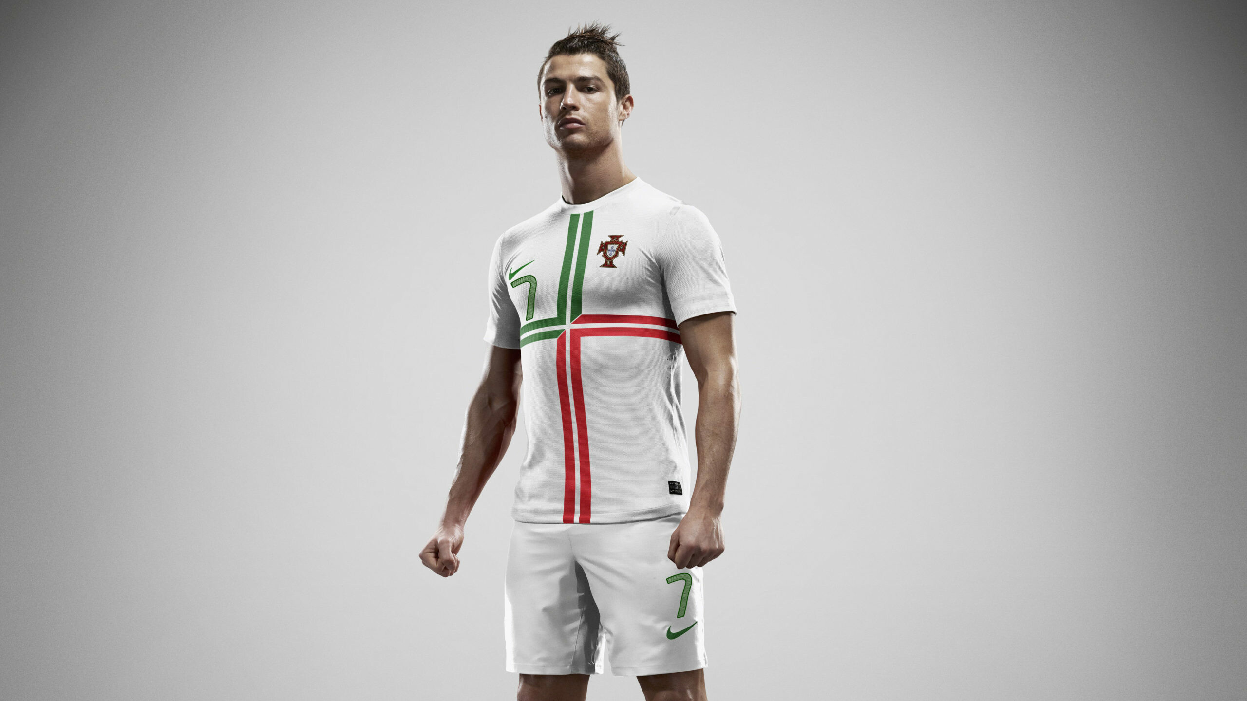 Cristiano Ronaldo, Dynamic player shots, High-resolution visuals, Thrilling performances, 2560x1440 HD Desktop