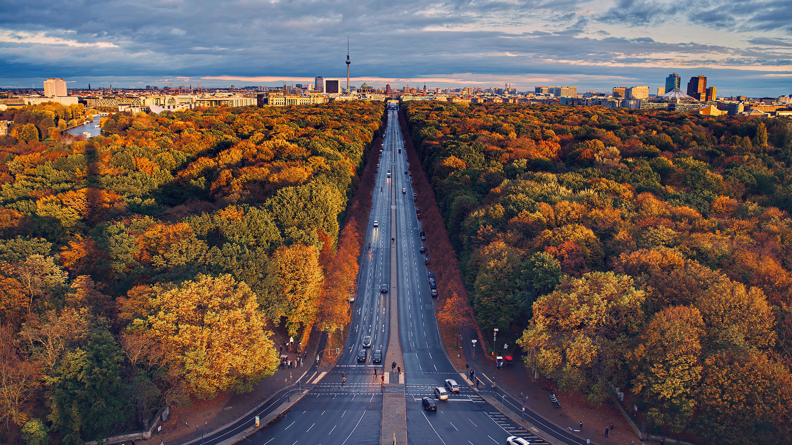 Street of 17 June, Berlin Wallpaper, 2560x1440 HD Desktop