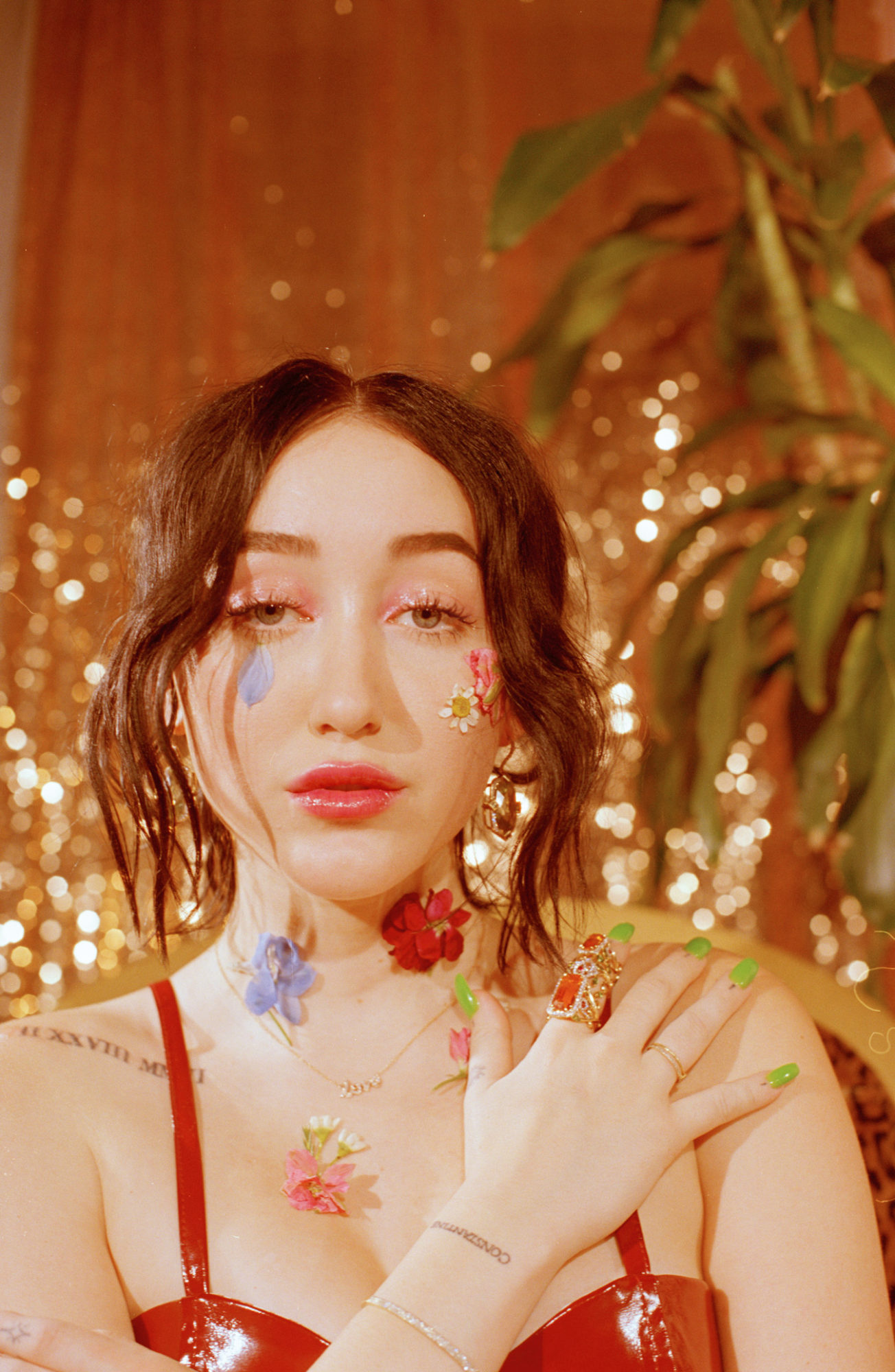 Noah Cyrus, Sadness and smiles, Showbiz, Coverstory, 1310x2000 HD Phone